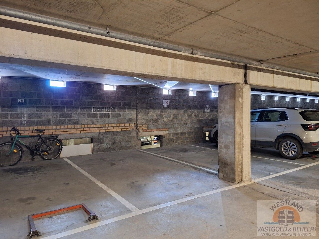 Staanplaats in afgesloten ondergrondse garage foto 3