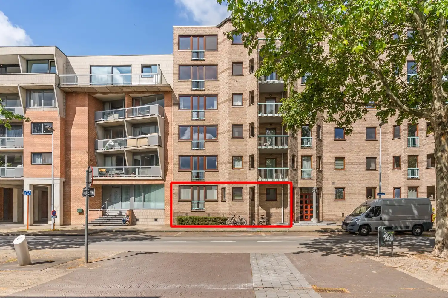 Ruim, modern en gelijkvloers appartement met 3 slaapkamers, een groot terras, 2 autostaanplaatsen en 2 kelders te centrum Leuven! foto 24