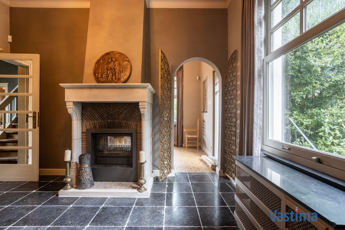 Karaktervolle villa met authentieke charme in een groene setting foto 18