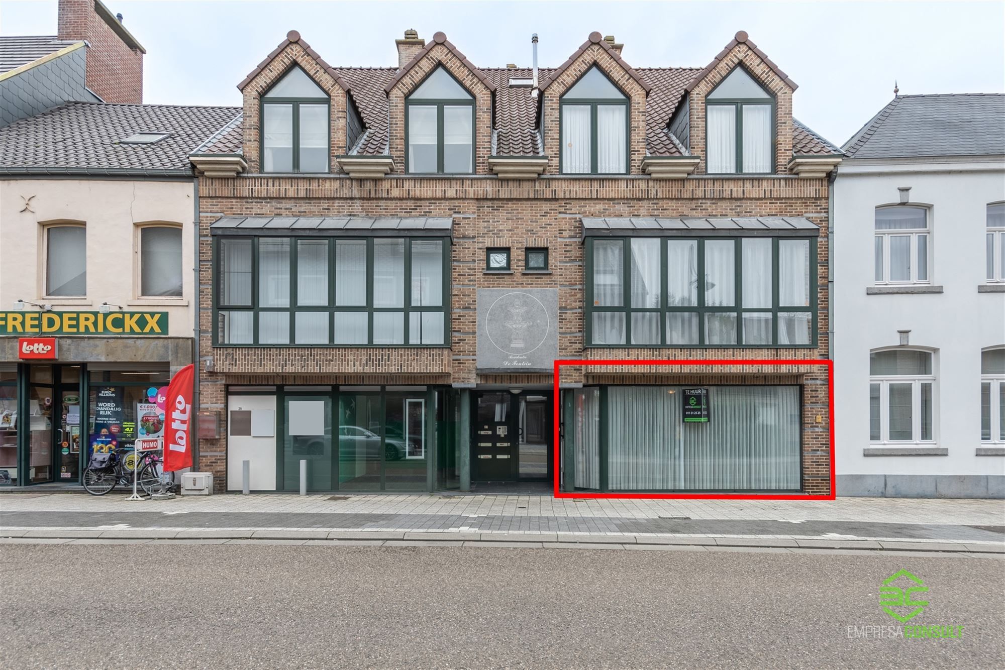 Gelijkvloers appartement met 1 slpk, gelegen in het centrum foto 2