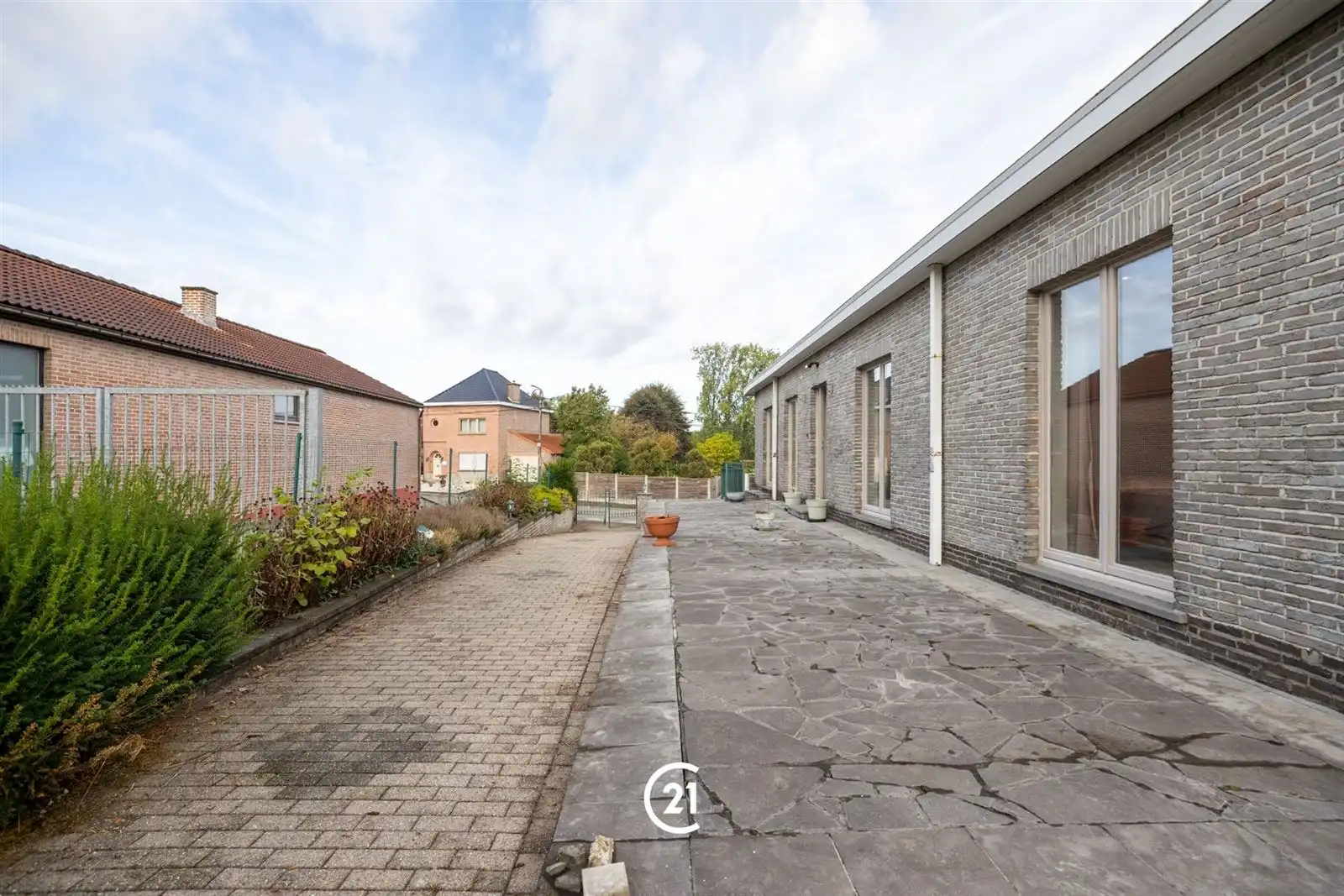 Villa bungalow met 3 slaapkamers, tuin en weide op +/-40are foto 27