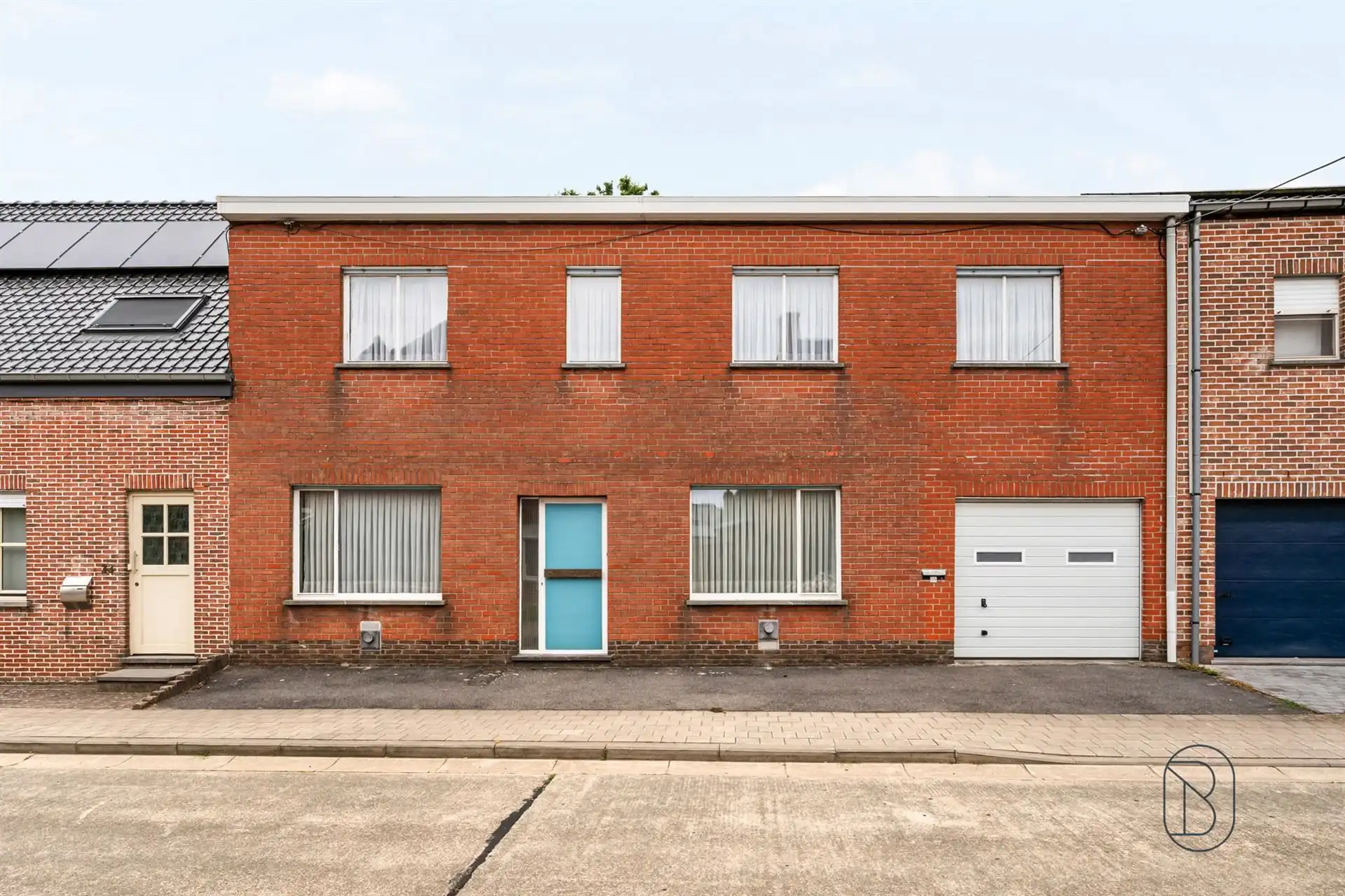 Te renoveren woning met 9 slpk, garage en tuin in Deerlijk foto 3