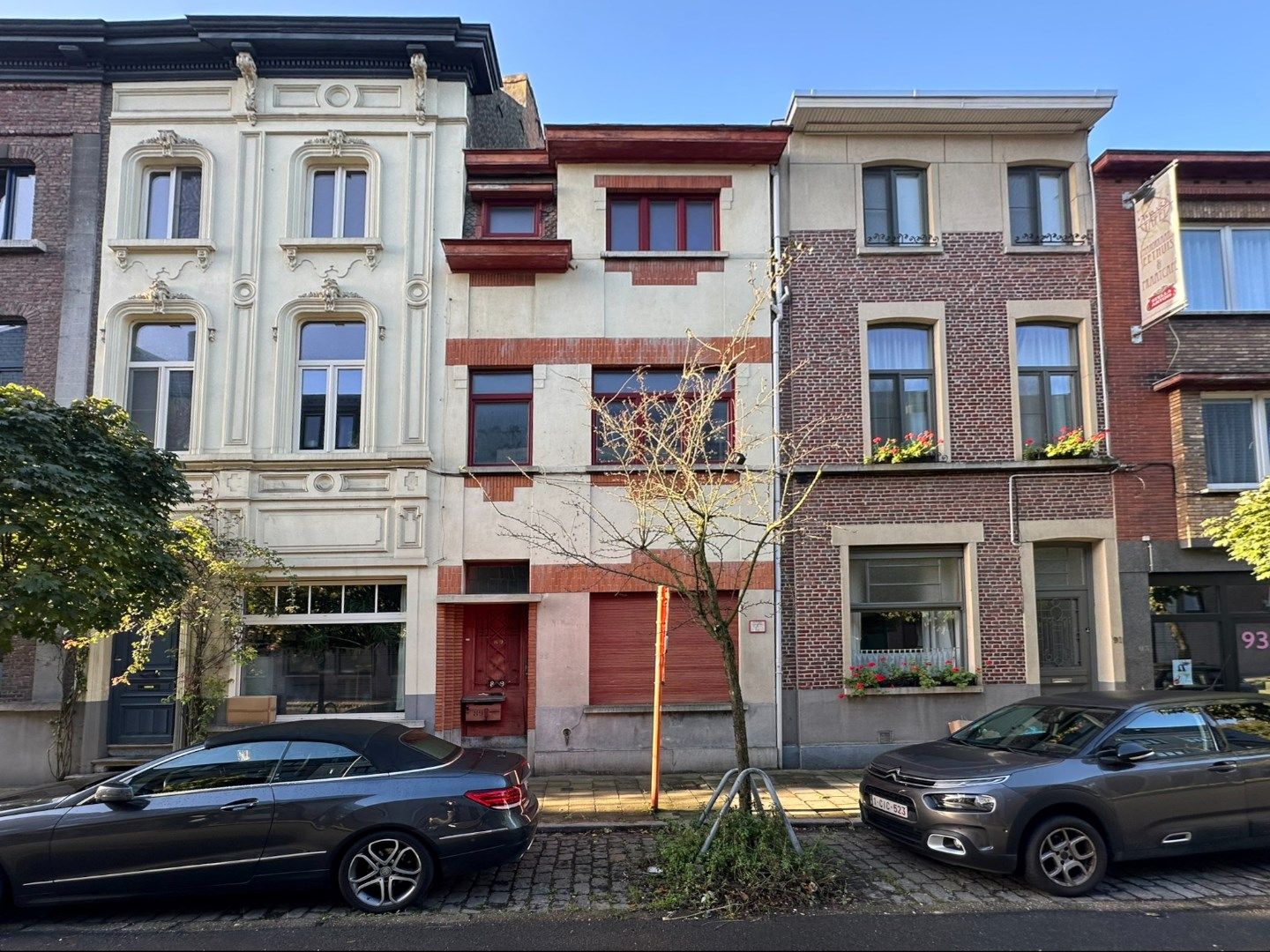 Charmant te renoveren herenhuis op een gunstige locatie foto 1