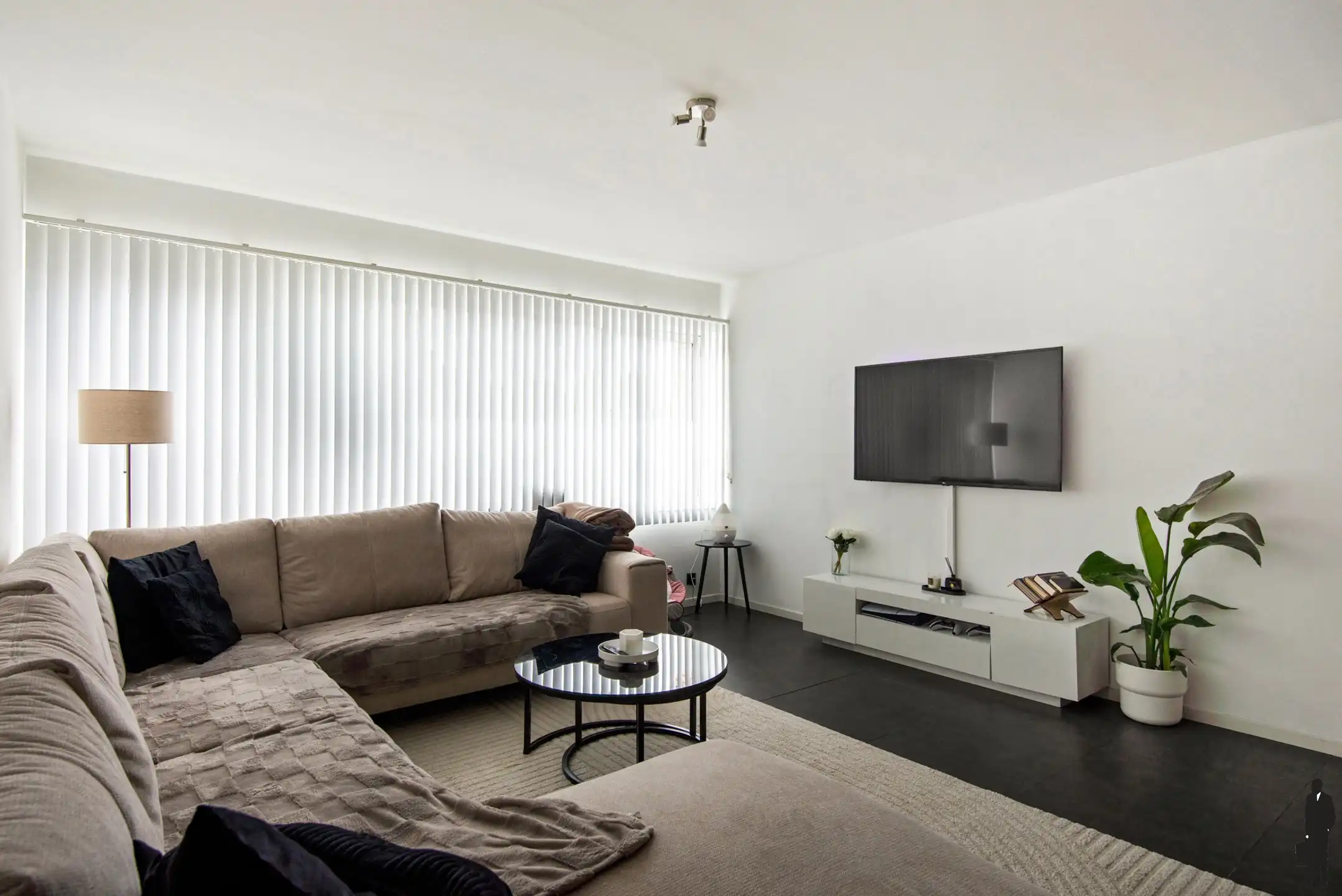 Instapklaar gelijkvloers appartement (81m²) met 2 slk’s, private parkeerplaats en kelderberging. foto 5