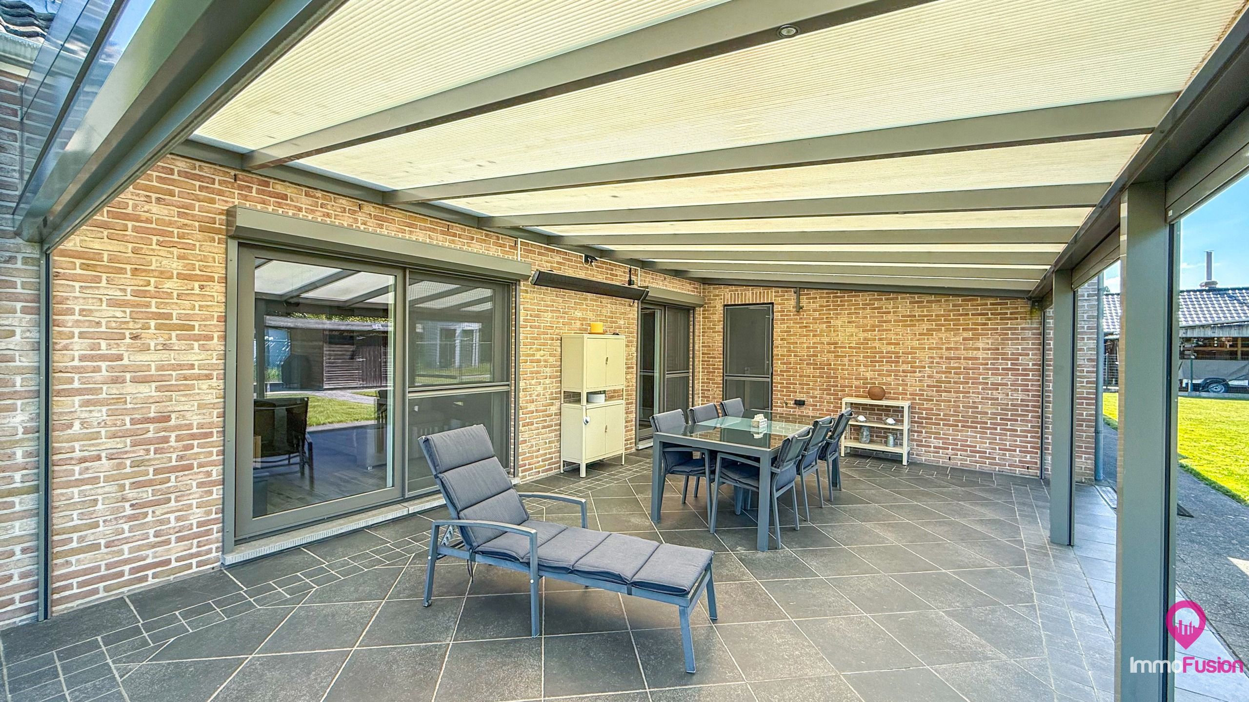 Ruime gezinswoning met 3 slpks, dubbele garage en grote tuin! foto 42