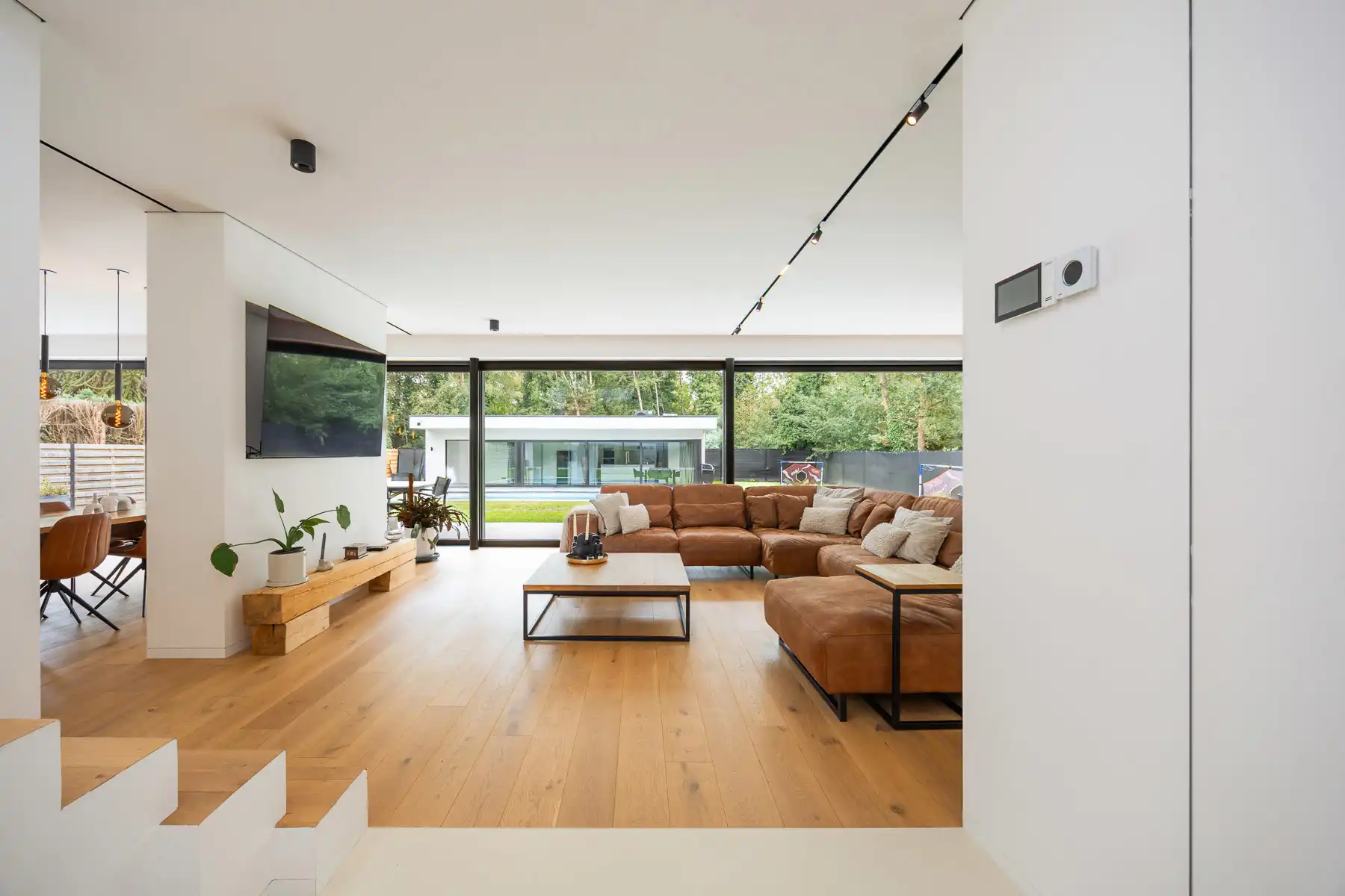 Exclusieve energiezuinige villa met zwembad en poolhouse foto 7