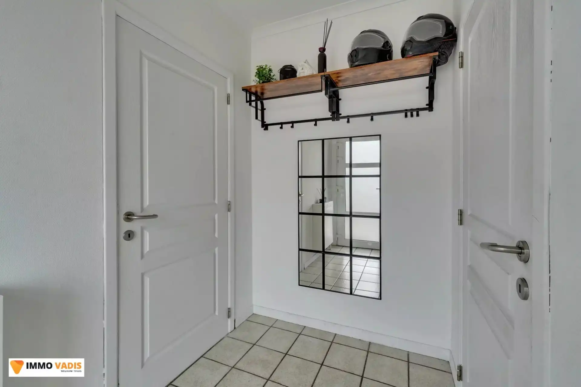 Ruime halfopen bebouwing met 3 slaapkamers en inpandige garage foto 6