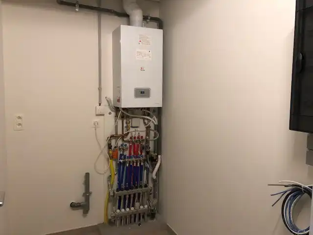 APPARTEMENT MET TERRAS EN AUTOSTAANPLAATS TE HUUR IN MOERBEKE foto 6