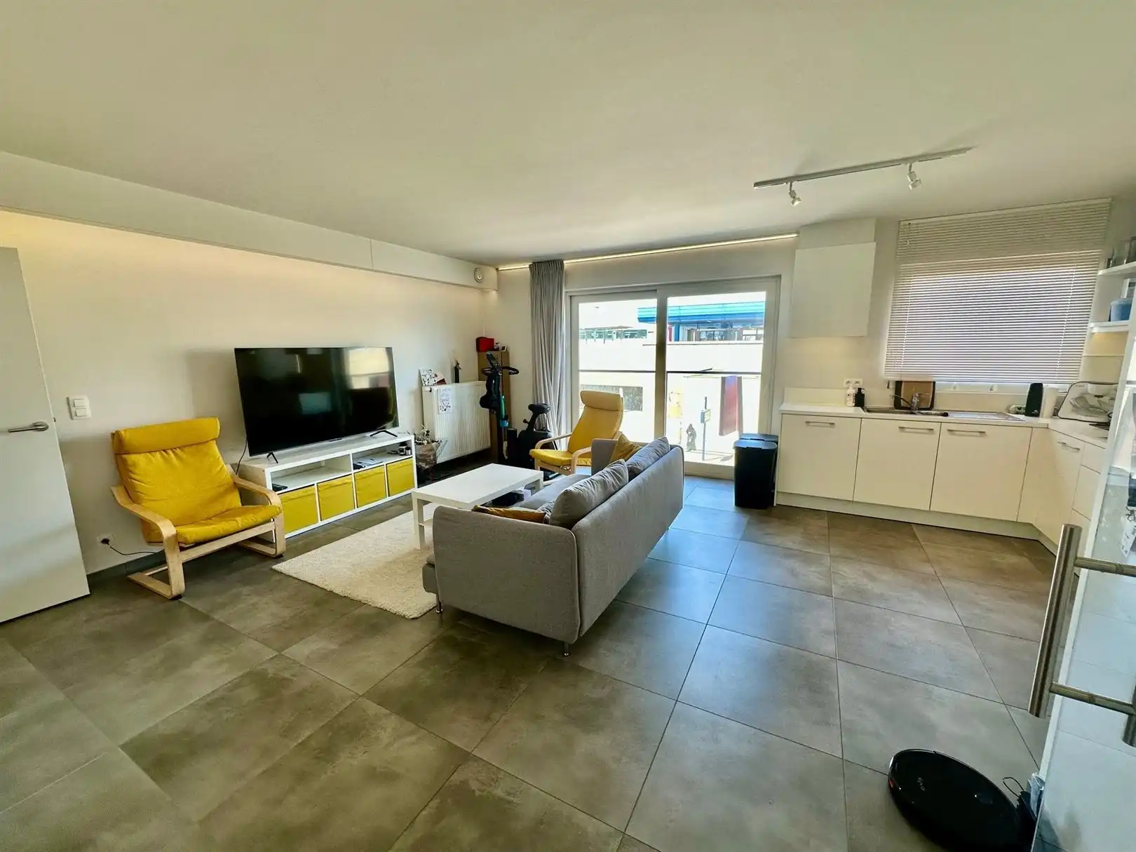 Modern, recent appartement aan het station van Waregem. foto 7