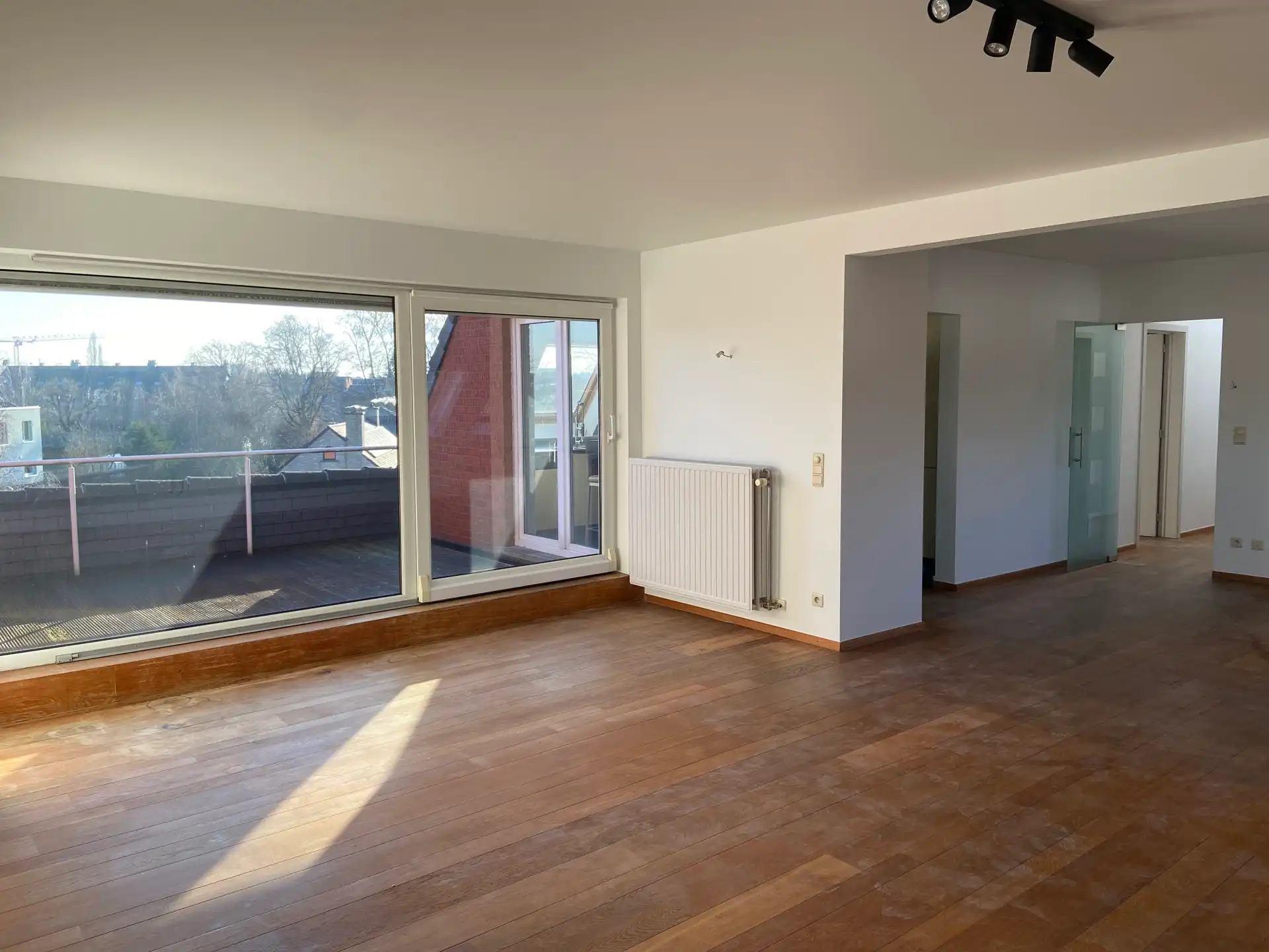 AALST - Lichtrijk, recent appartement met groot terras. foto 4