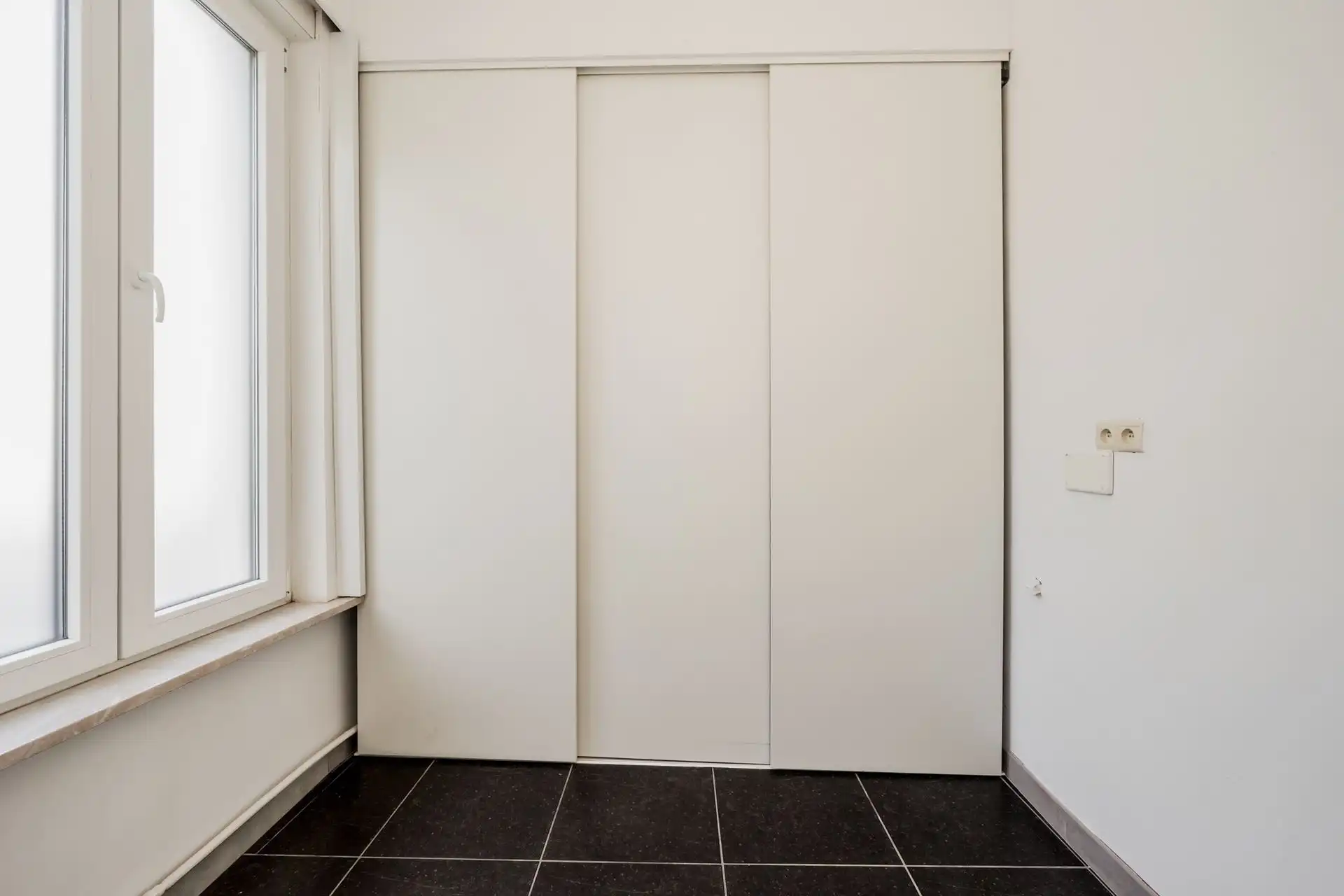 Te renoveren woning met 3 slpks en 3 badkamers. foto 6