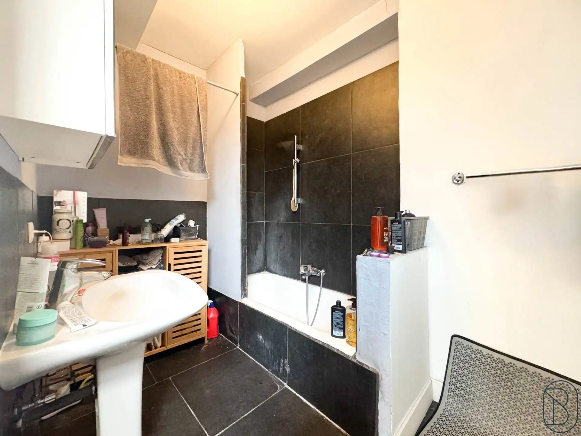 Prachtig herenhuis, ideaal gelegen aan de boulevards van Doornik. foto 12