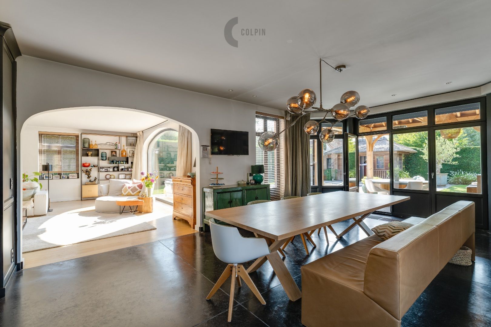 Adembenemende villa in een rustige wijk foto 10