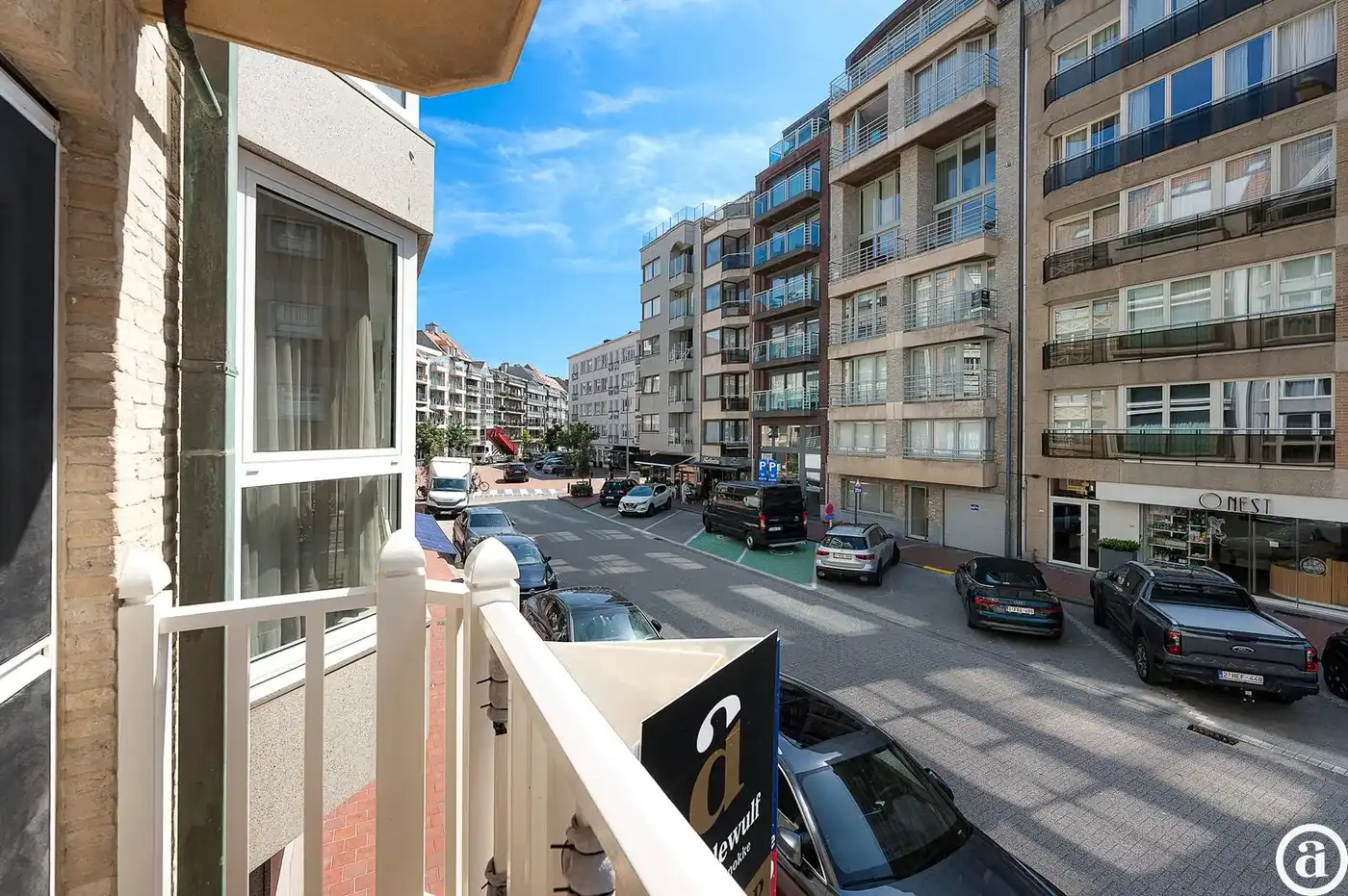 Gerenoveerd 3 slaapkamerappartement met zijdelings zeezicht. foto 4