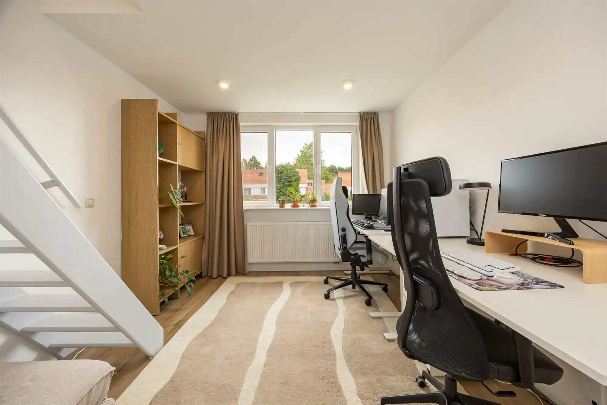 Instapklaar huis met drie slaapkamers en tuin  foto 16