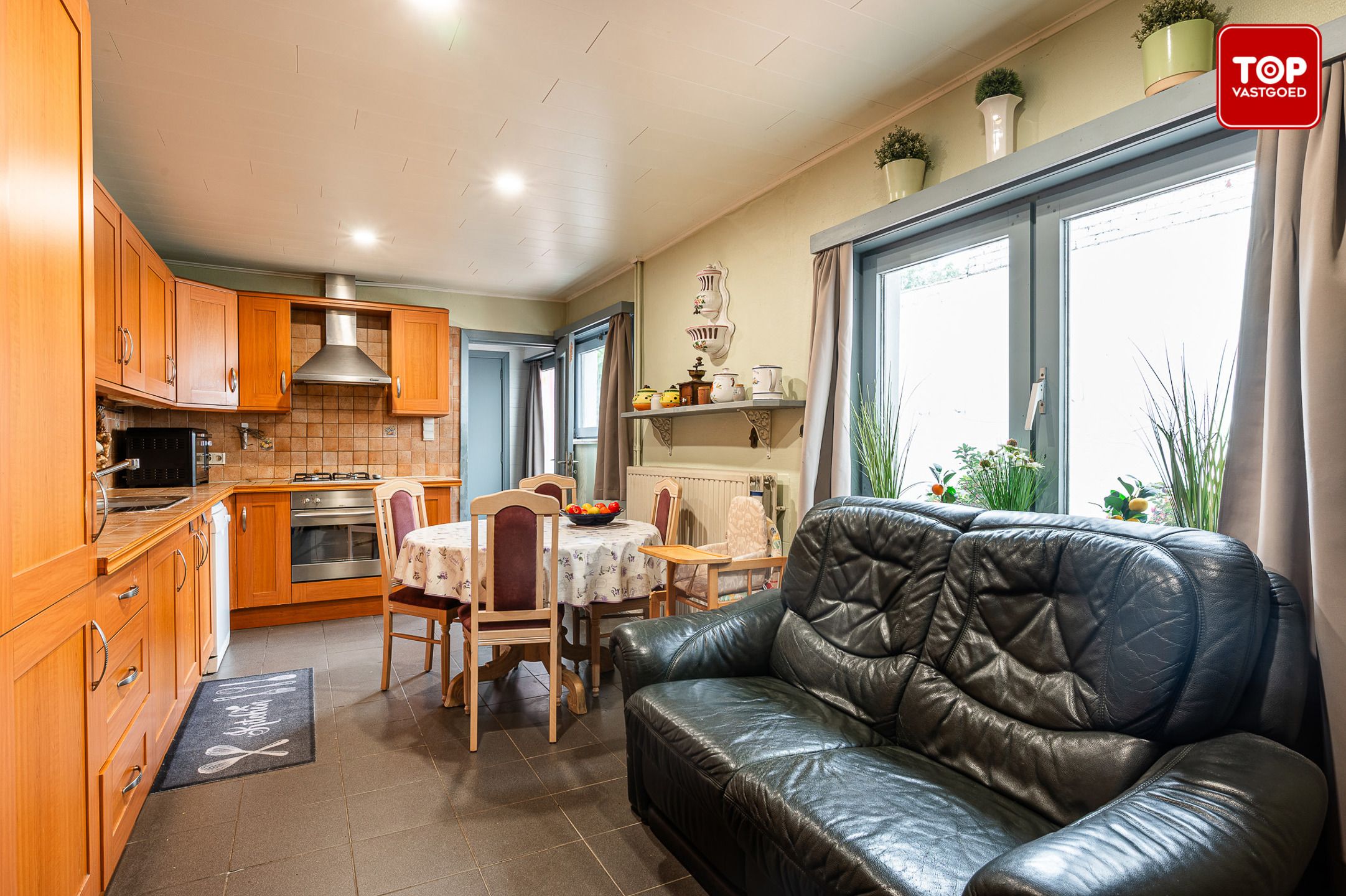 Woning met 8 slaapkamers en prachtige tuin foto 4