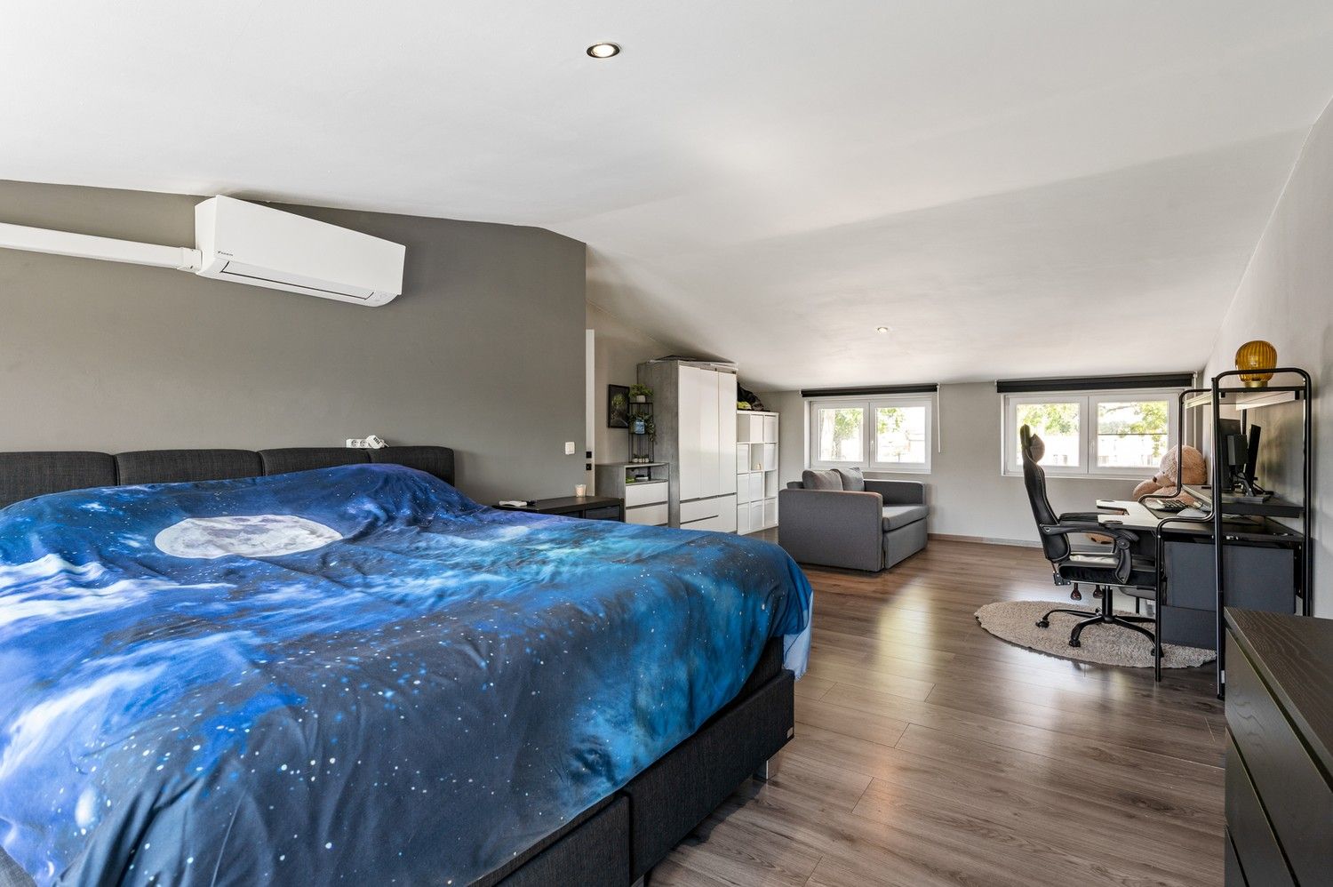 Instapklare, stijlvol gerenoveerde woning met tuin in hartje Broechem foto 18