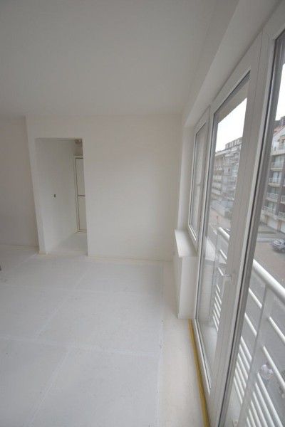 Lichtrijk, gemeubeld appartement met twee slaapkamers te koop op top locatie!  foto 5