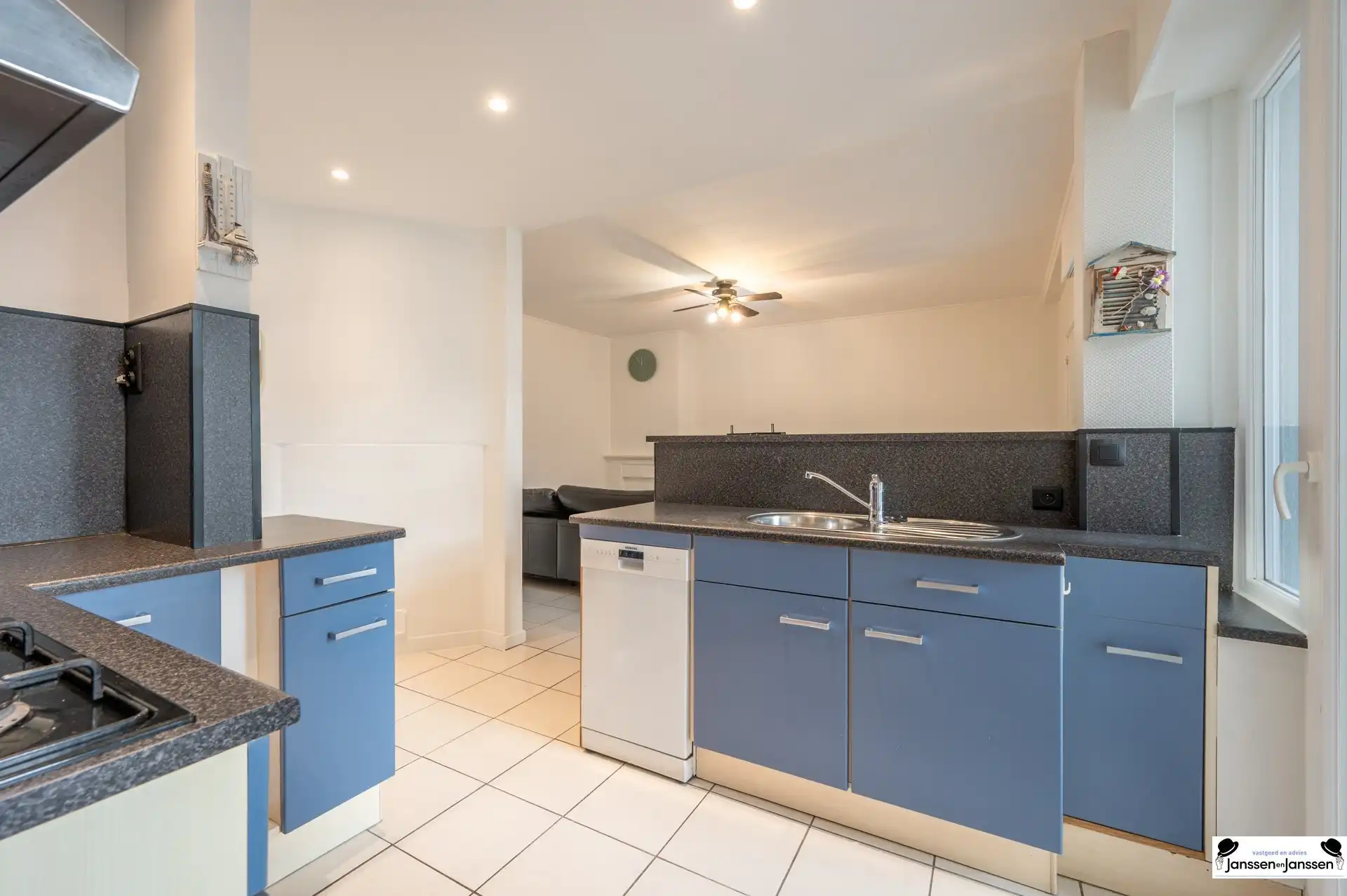 Ruim Instapklaar Appartement op de Zeedijk foto 9