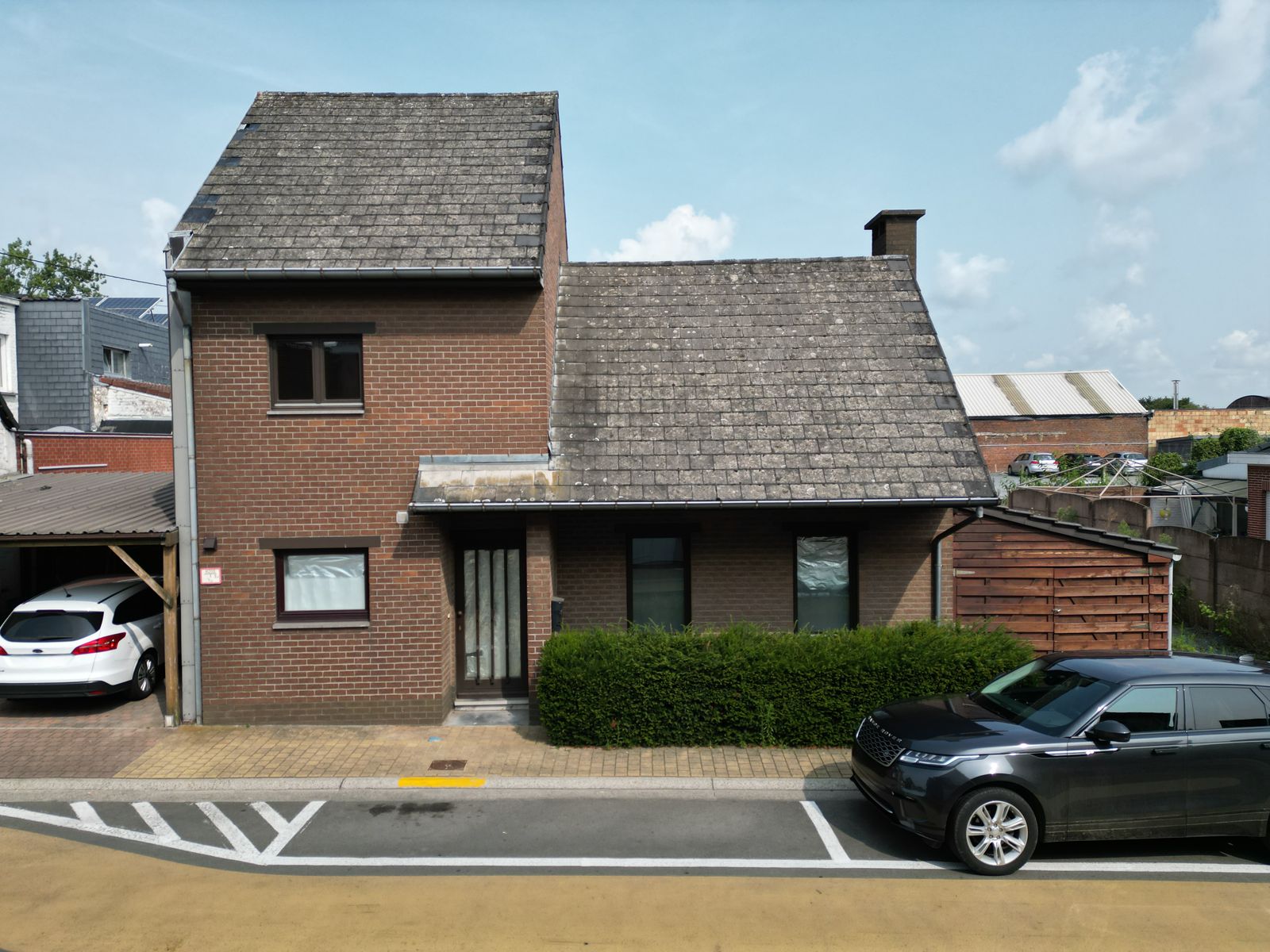 Hoofdfoto van de publicatie: Woning met 3 slaapkamers, tuin en carport