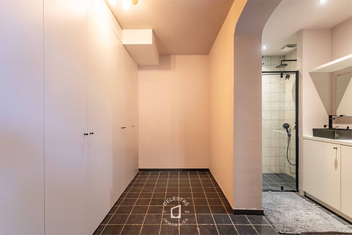 GERENOVEERDE WONING MET 6 SLPK. EN TUIN foto 18