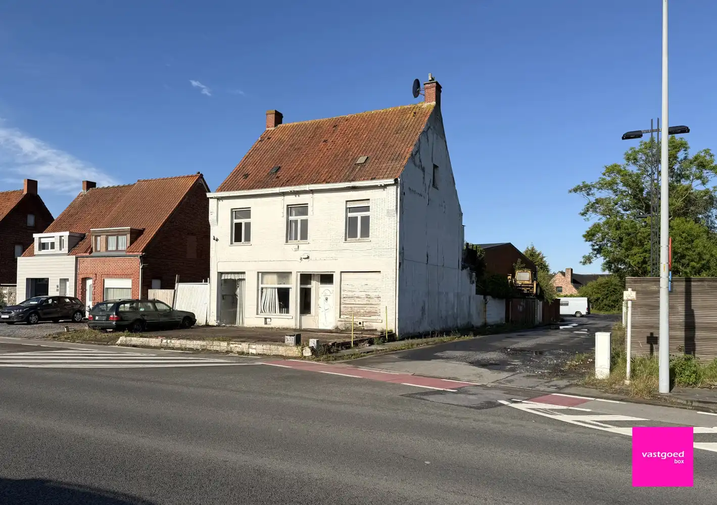 Voormalig handelshuis met veel potentieel, te Ingelmunster foto 2