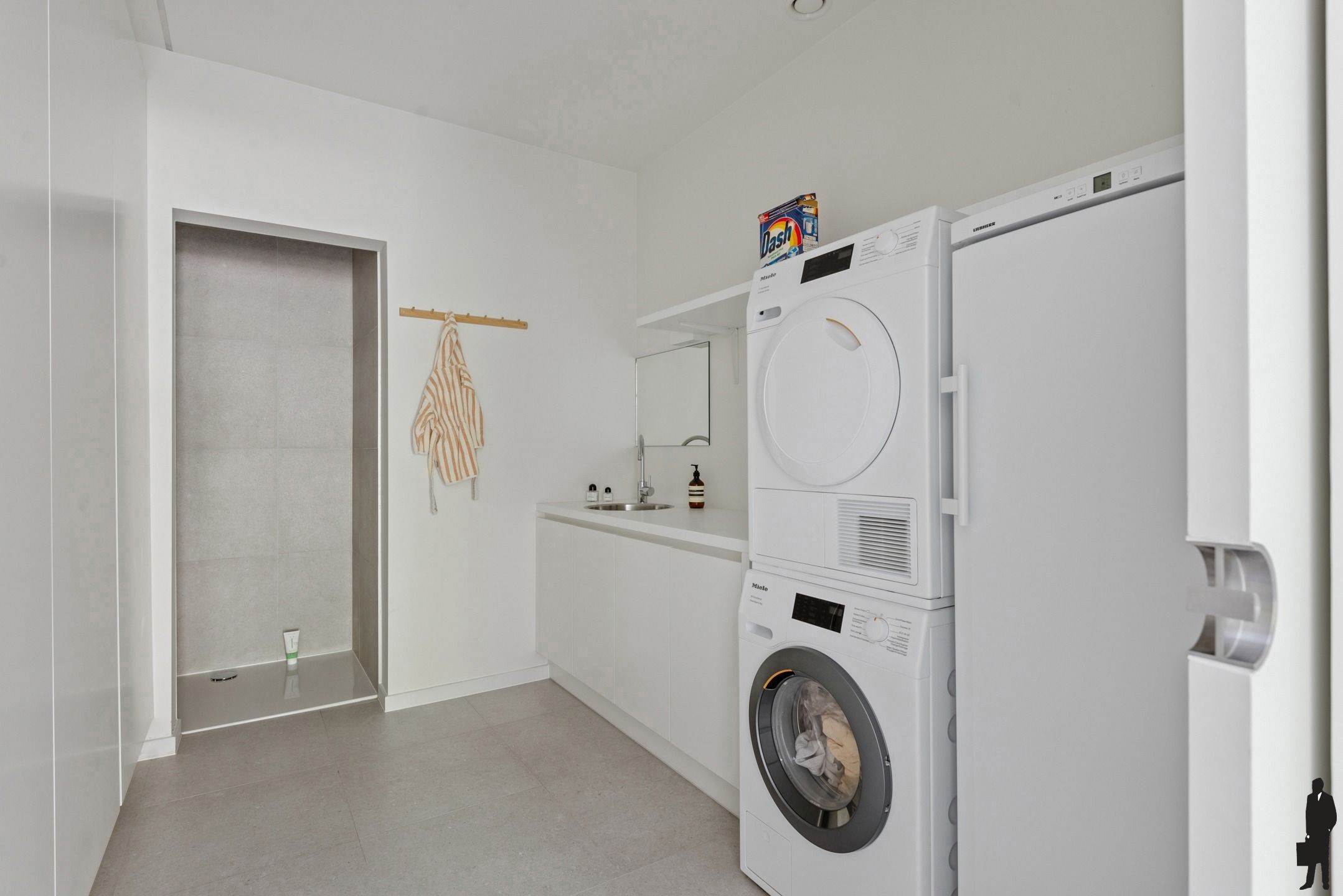 Energiezuinige woning met 4 slpks, 3 badkamers en ZW tuin foto 20