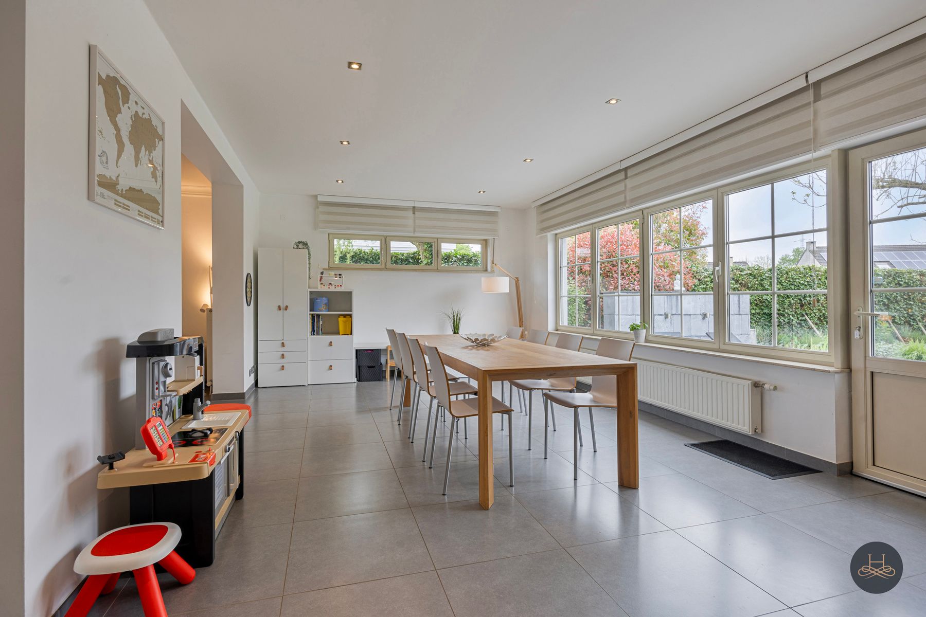 Rustig gelegen, gerenoveerde open woning met prachtige tuin foto 14
