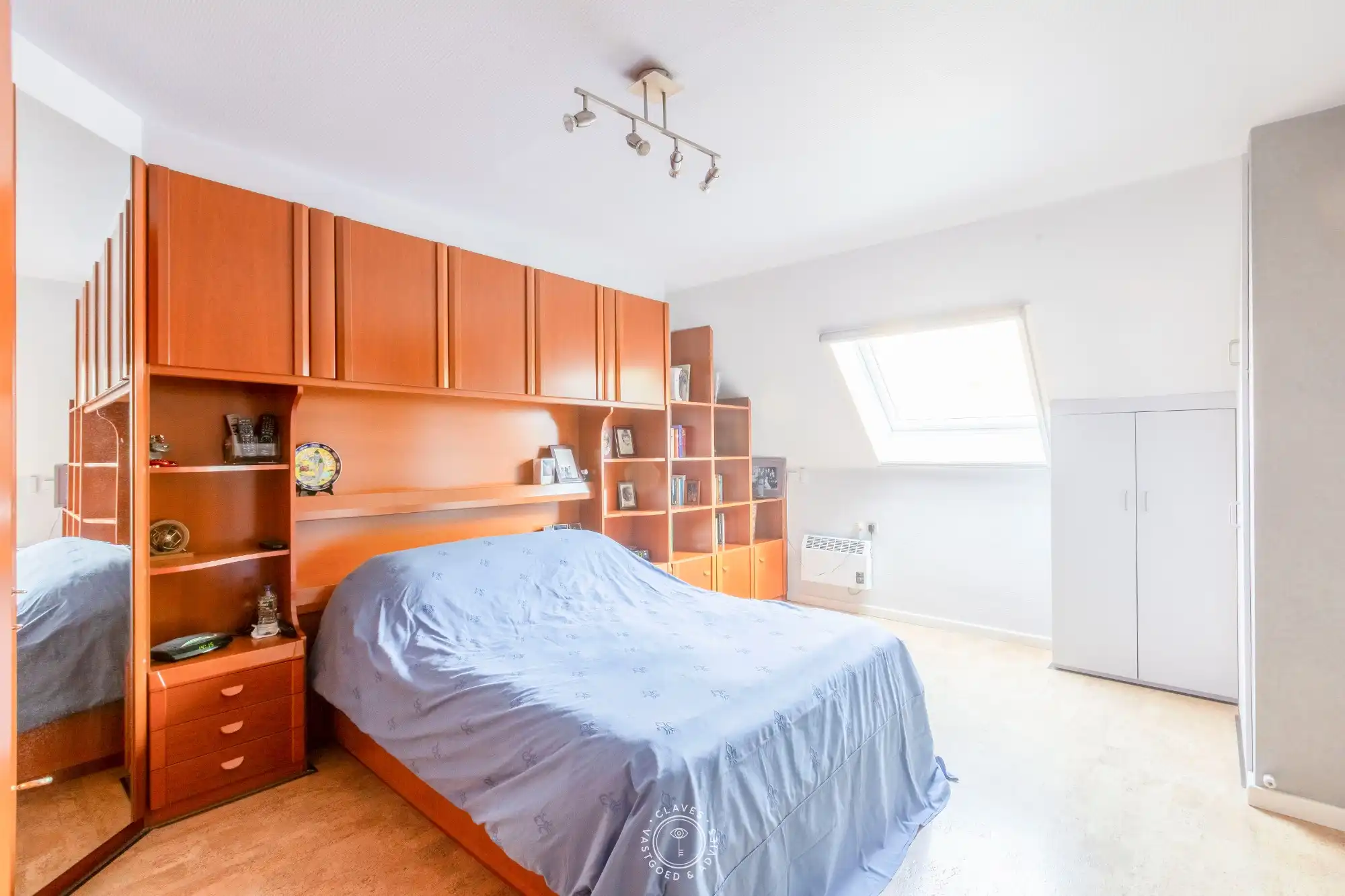 Huiselijke halfopen bebouwing met prachtige tuin in geliefde woonwijk foto 11