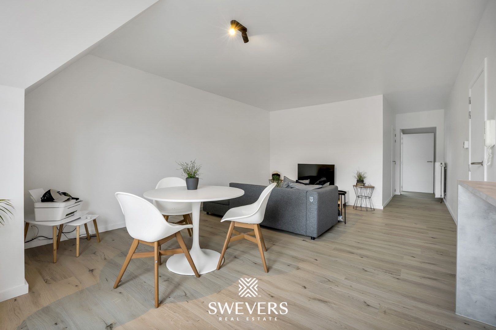 Modern appartement met kelder en ruime garage in centrum Beringen foto 5