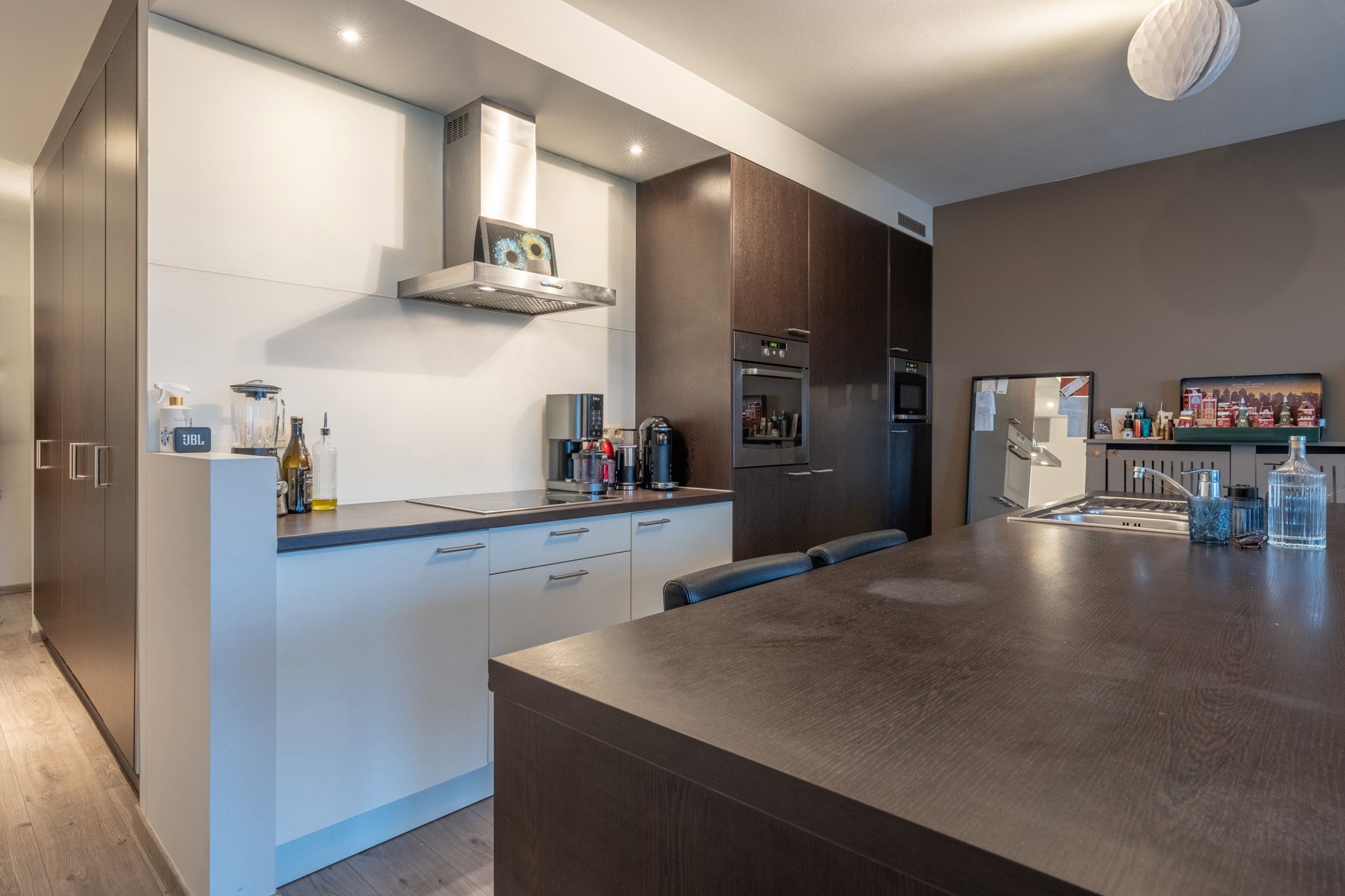 Modern 2slpk appartement met terras te Turnhout. foto {{pictureIndex}}