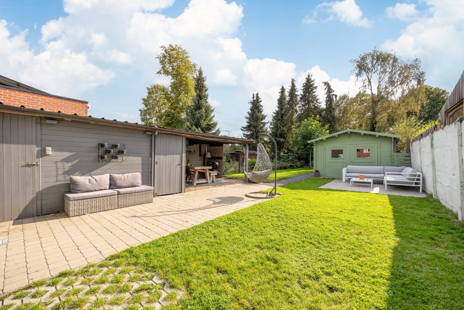 Halfopen bebouwing met twee slaapkamers en tuin foto 2