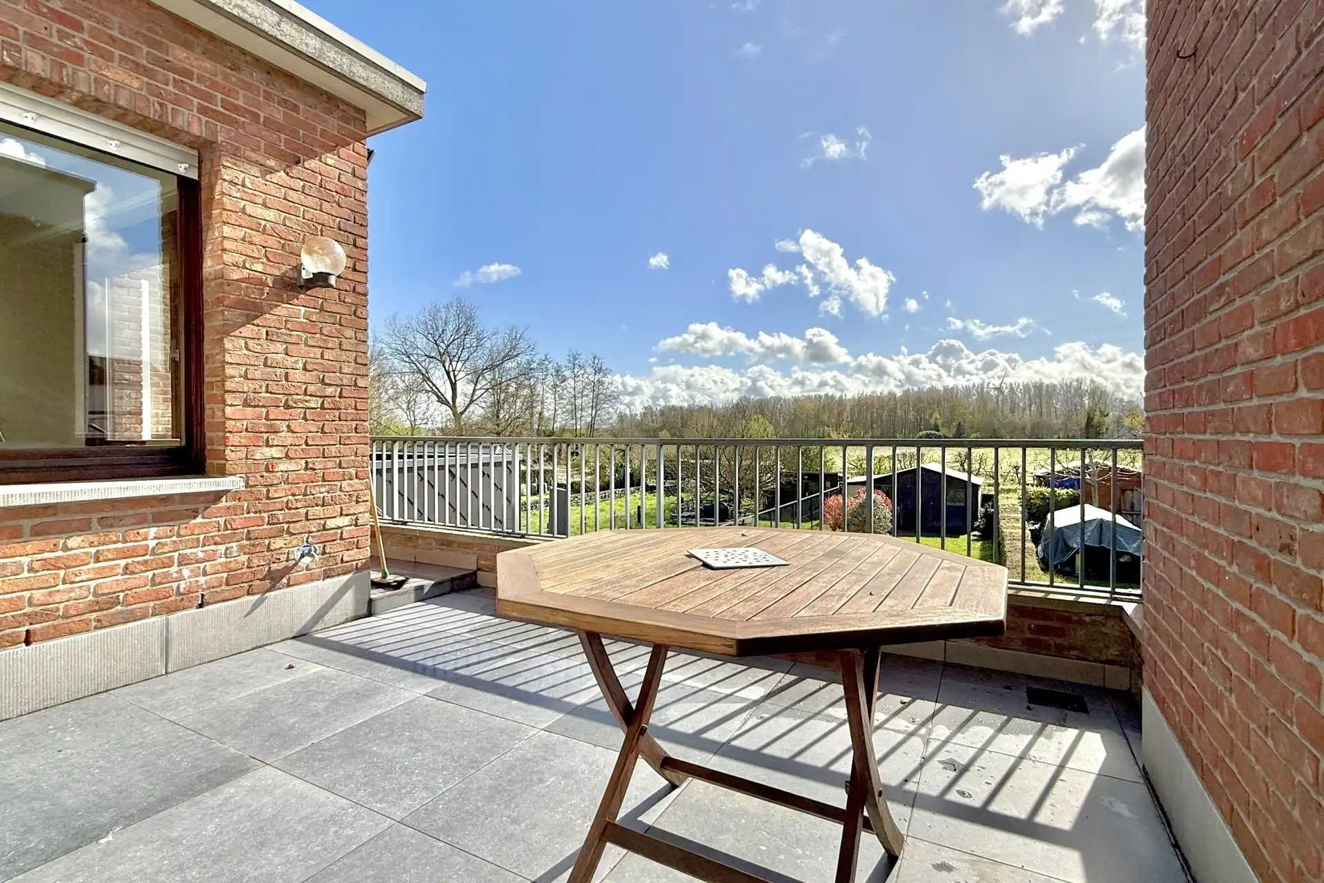 Ruime bel-étagewoning met tuin in rustige omgeving foto 29