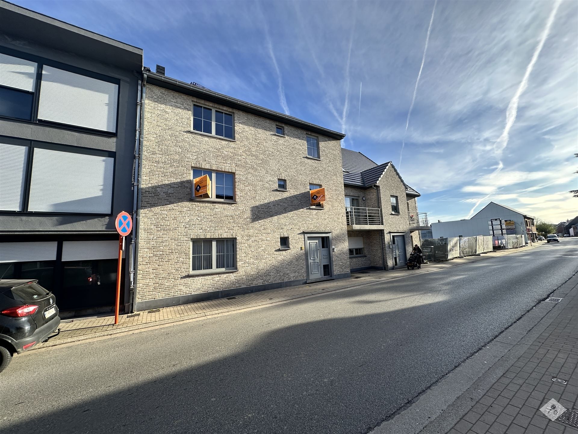 Ruim appartement met tuin, garage en buitenberging foto 17