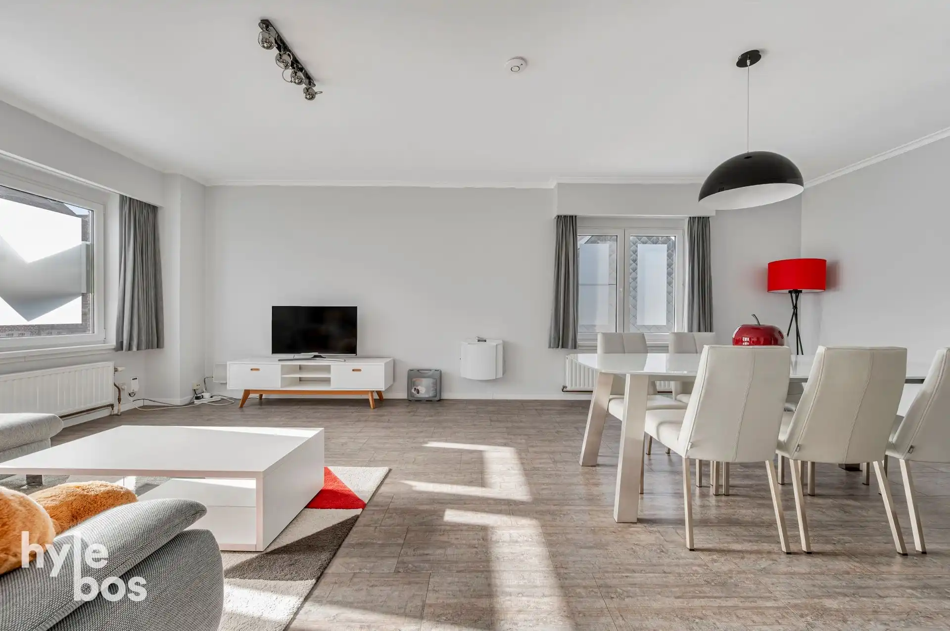 Ruim lichtrijk hoekappartement met garage foto 7