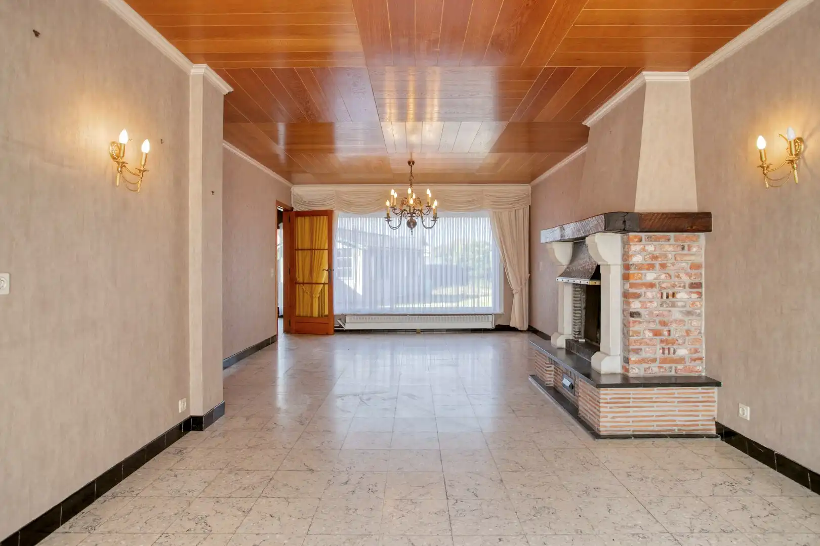Gezellige rijwoning met 3 slaapkamers en garage! foto 3
