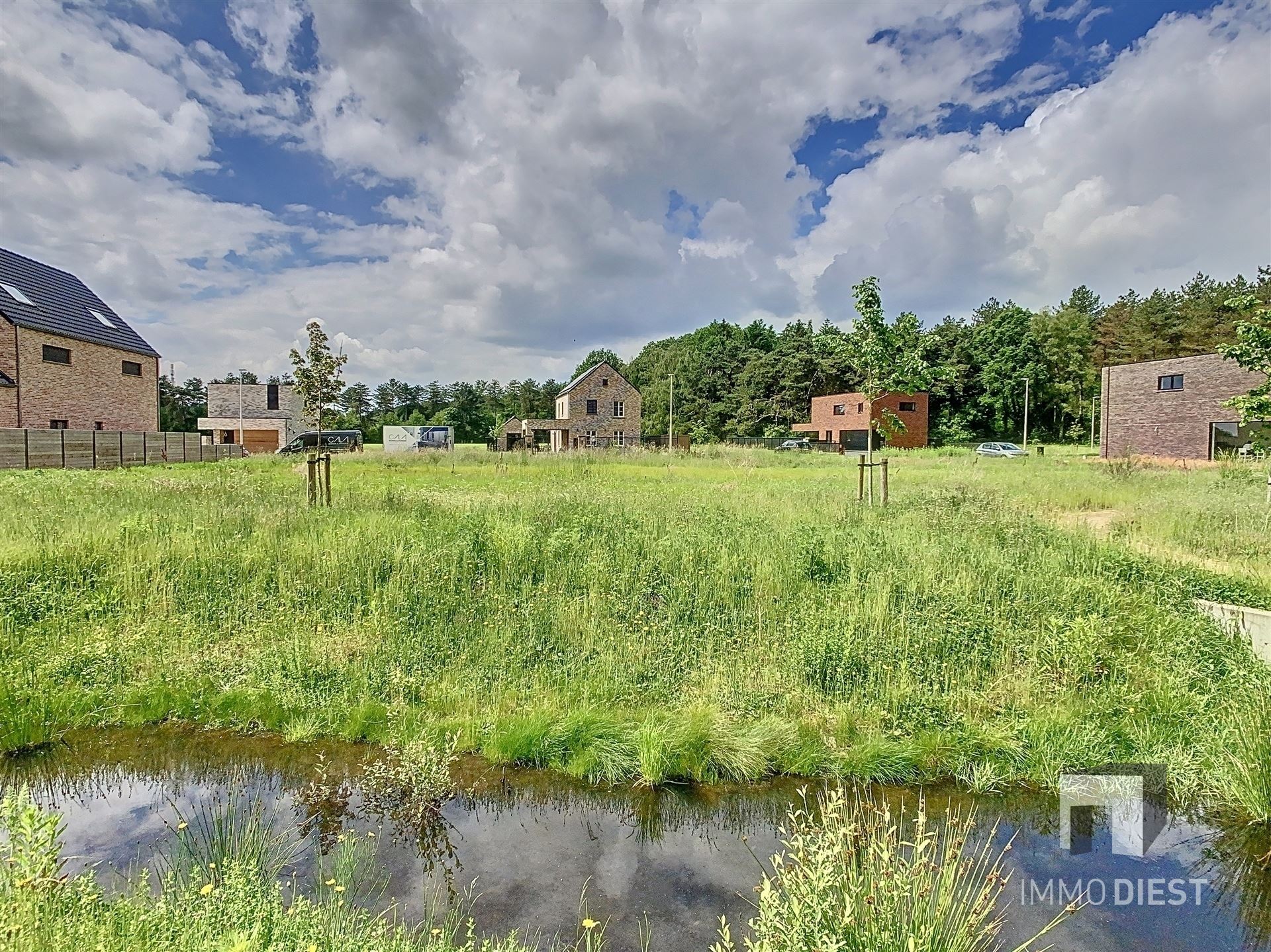 Halfopen bebouwing, doodlopende straat, nog te bouwen foto 9