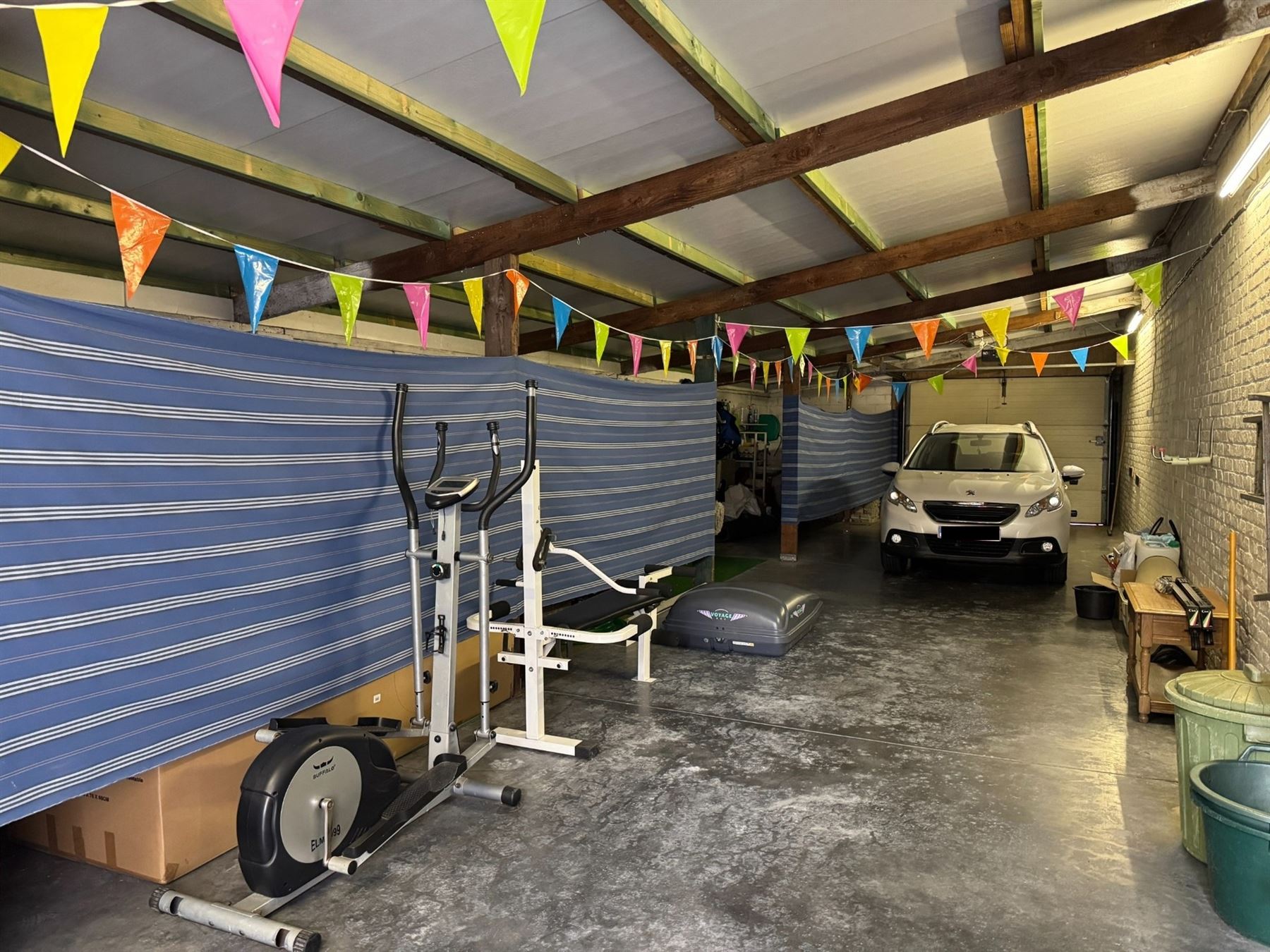 Goed onderhouden woning met loods op 495 m² foto 12