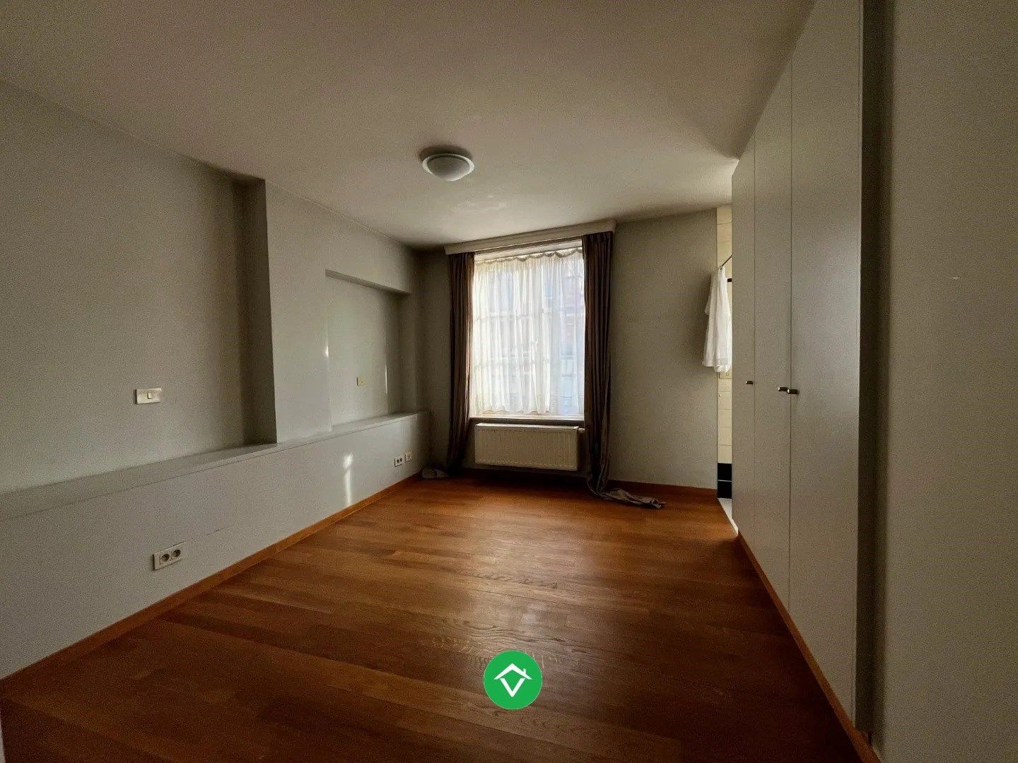 Tof en welgelegen duplex-appartement met boventerras, open zicht op OLV-kerk foto 22