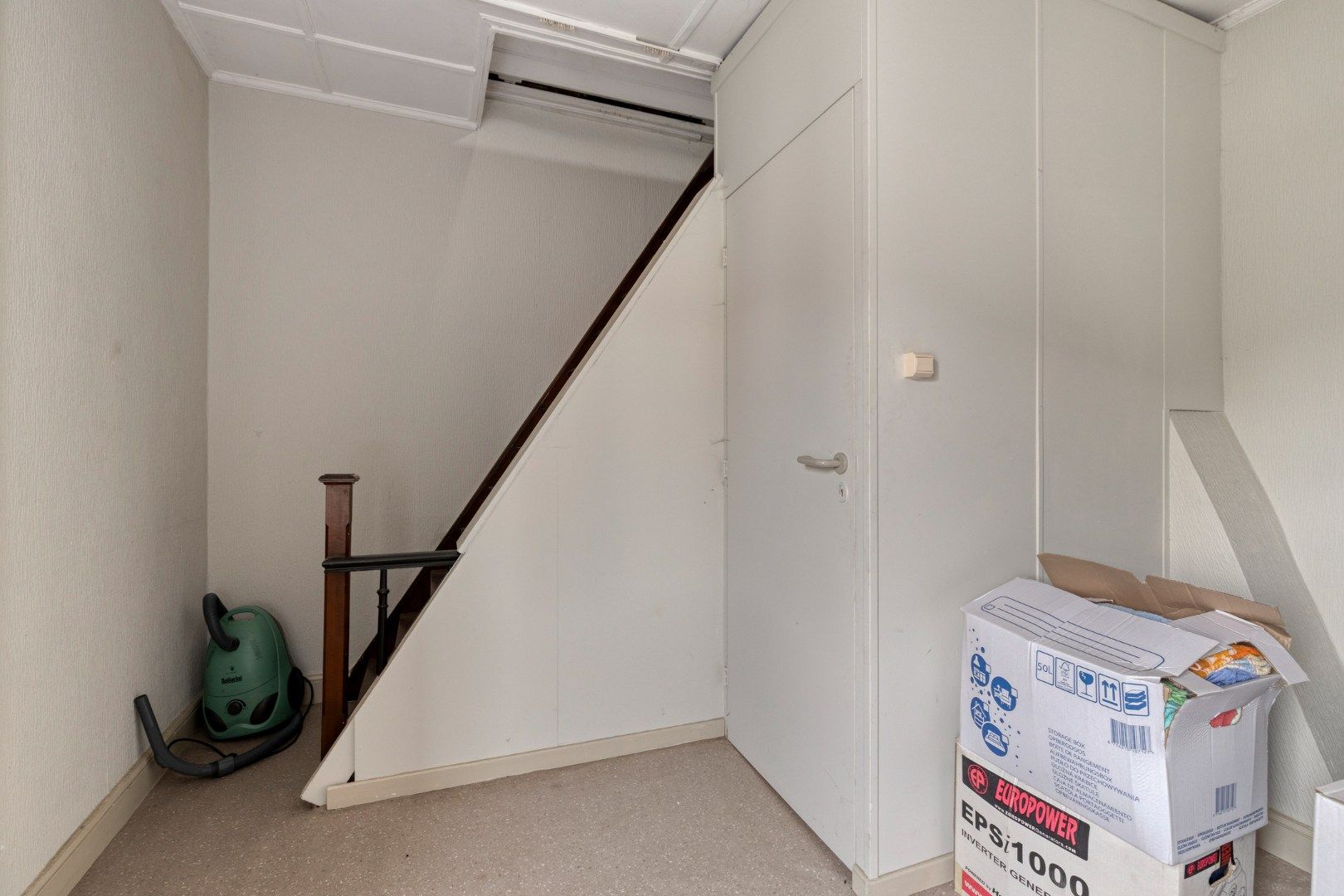 Op te knappen woning in het centrum van Mol met parkeerplaats !  foto 18