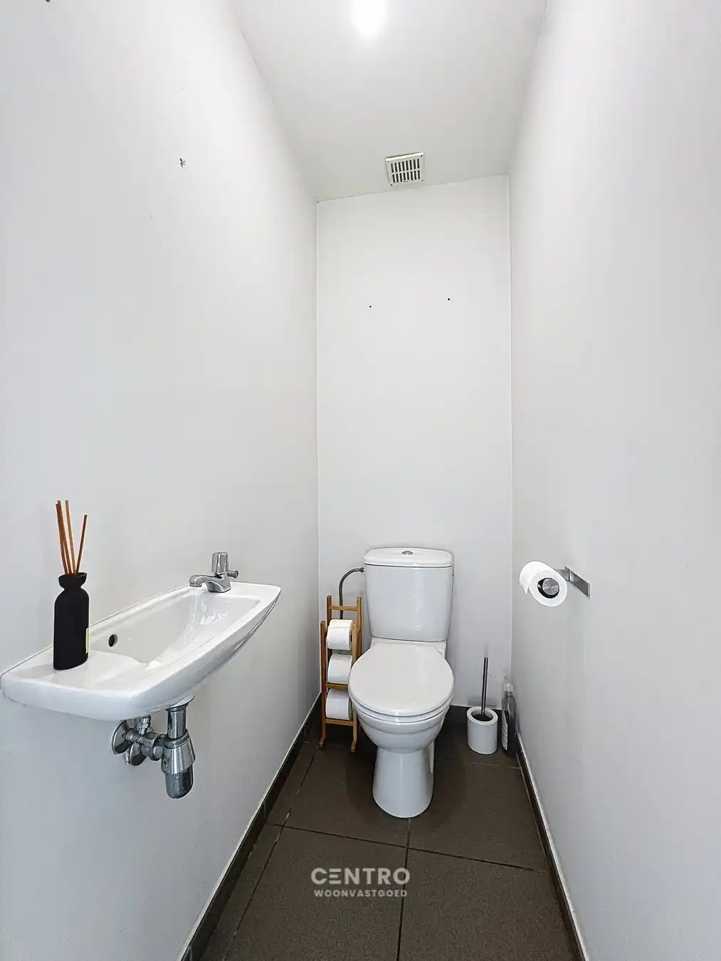 INSTAPKLARE woning met 4 slpks en ZUIDger. tuin! foto 9