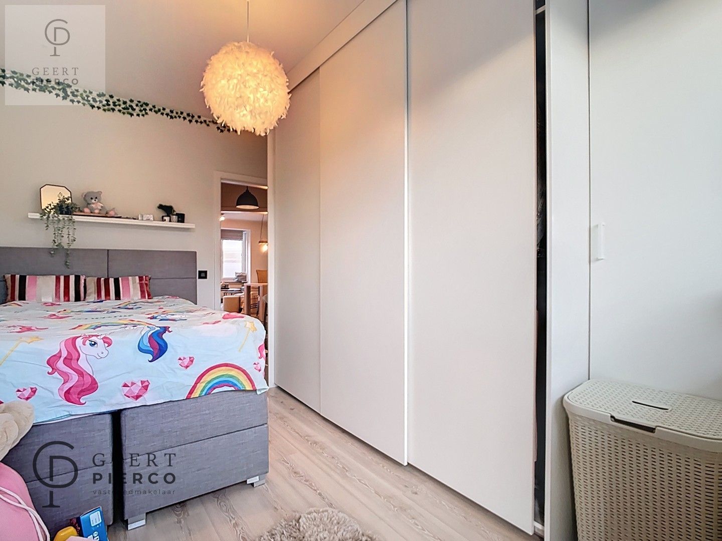 Gerenoveerd appartement met twee slaapkamers, ruim terras en ondergrondse staanplaats aan de stadsrand van Tienen. foto 17