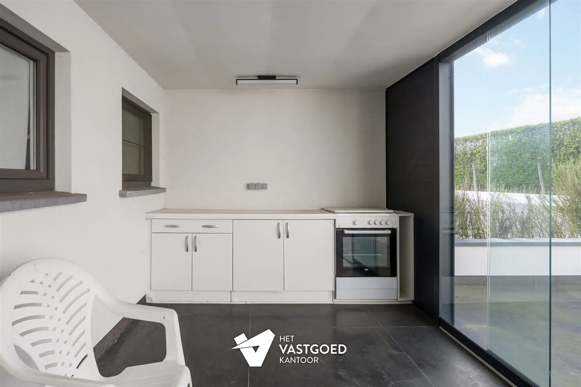 PERFECT ONDERHOUDEN GELIJKVLOERS APPARTEMENT (146M²) MET 3 SLAAPKAMERS EN TERRAS TE HASSELT foto 6