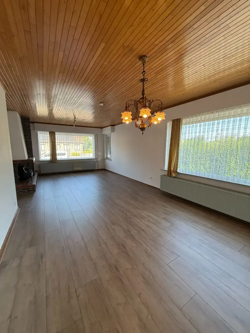 Ruime woning met 2 slaapkamers, veranda en volledig omheinde tuin te Heppen foto 12