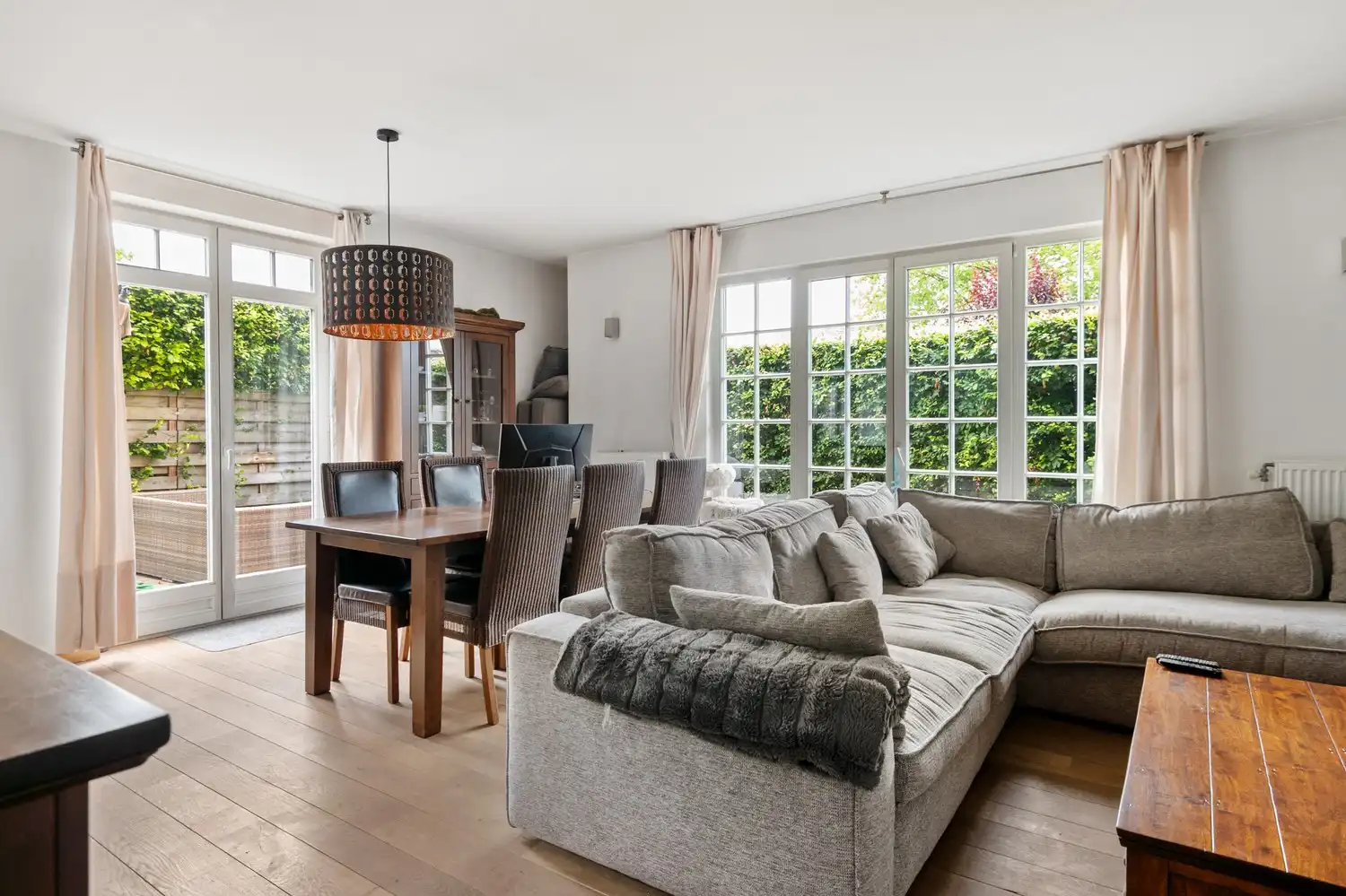 Instapklaar gelijkvloers één-slaapkamer appartement met staanplaats te Boechout foto 6