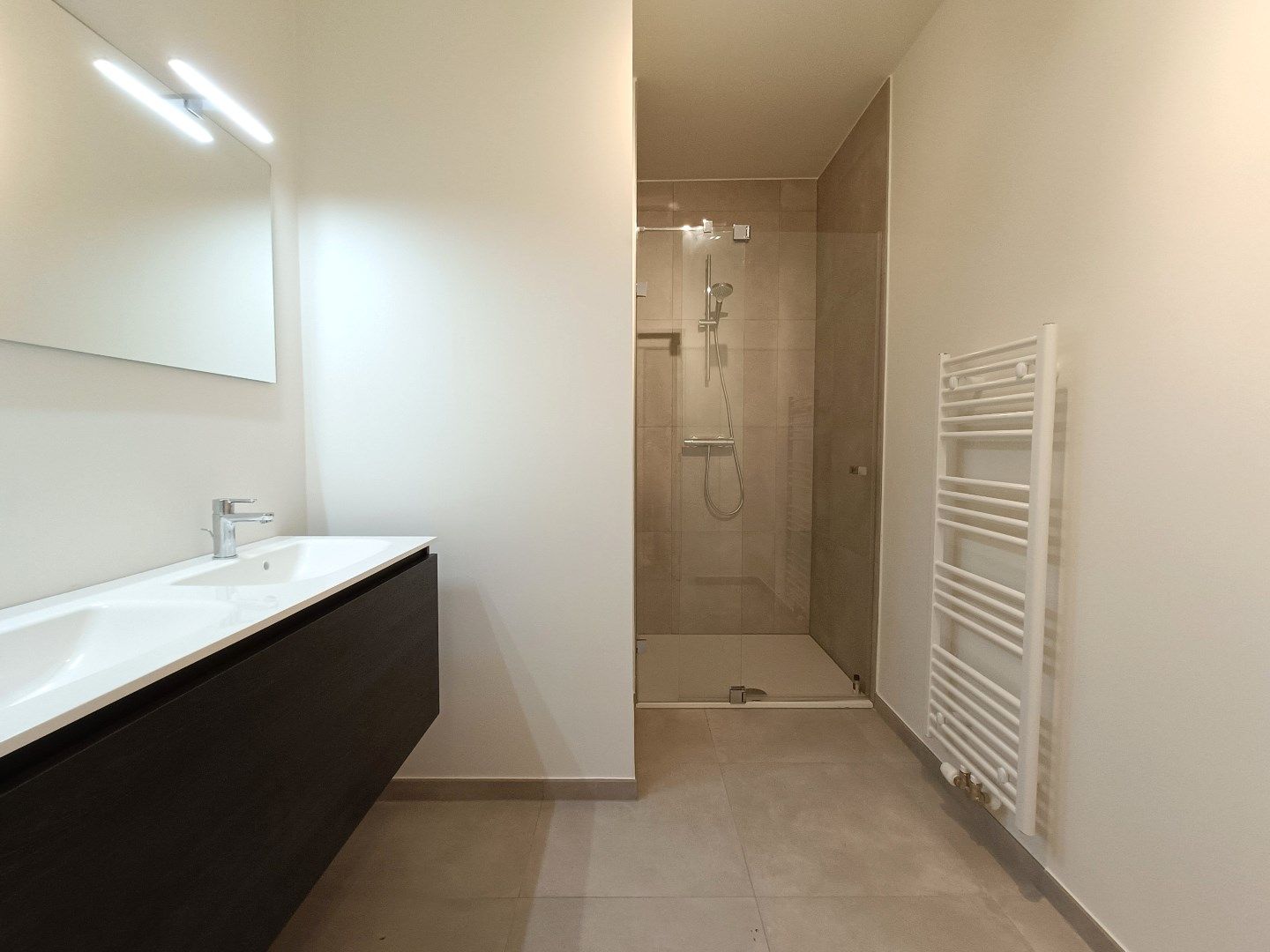 Instapklaar BEN-appartement met mooi terras en autostaanplaats foto 9