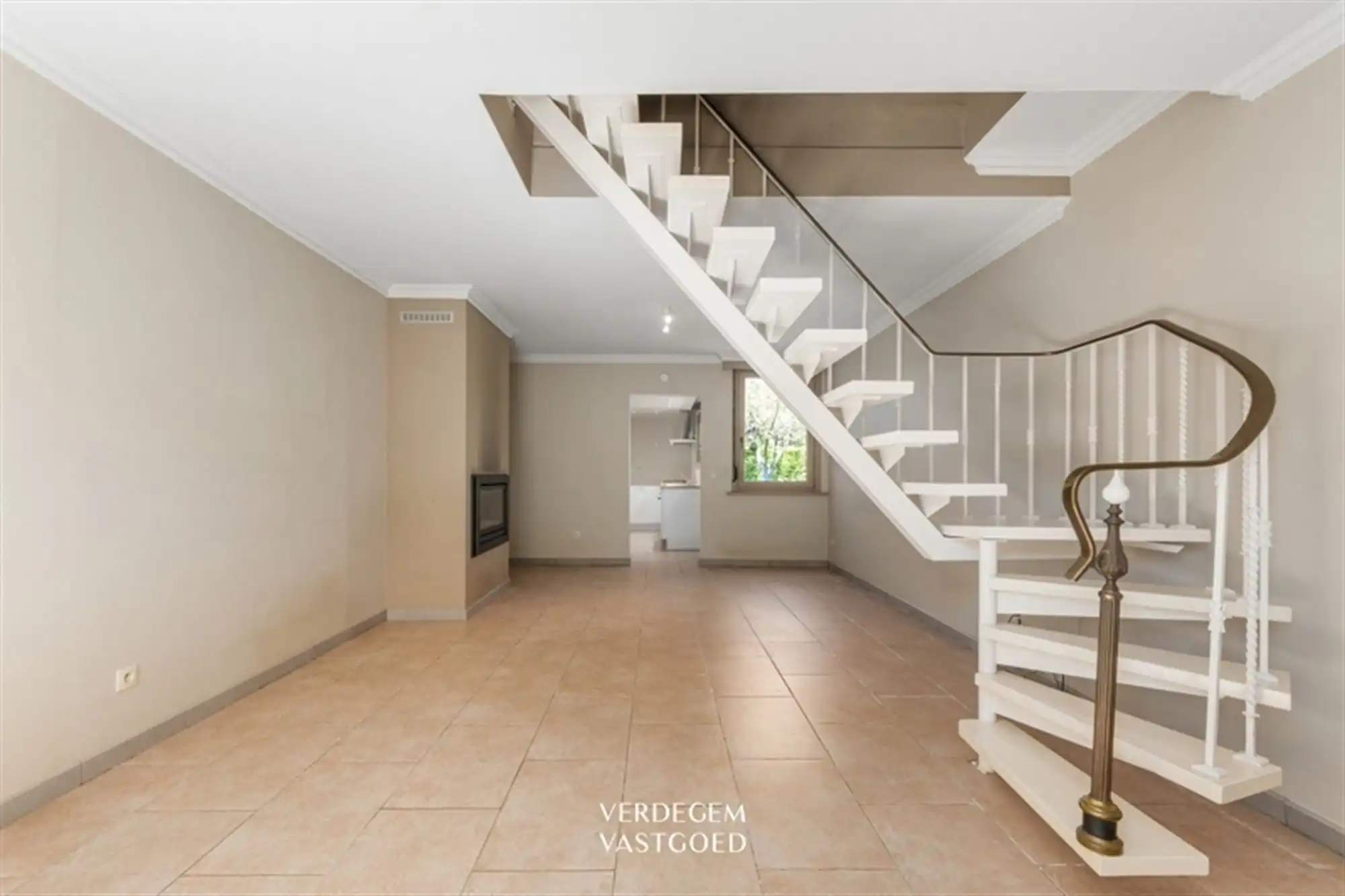 Charmante woning met 2 slaapkamers en fijne tuin met volledige privacy foto 3