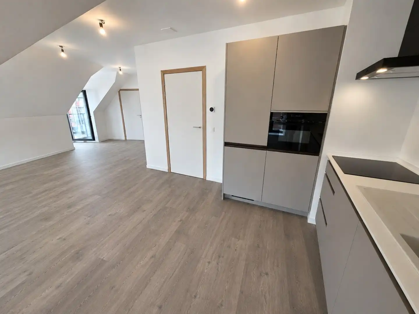 Residentie "De Samenkomst" - 2 appartementen - kant en klare investering - Pius X foto 24