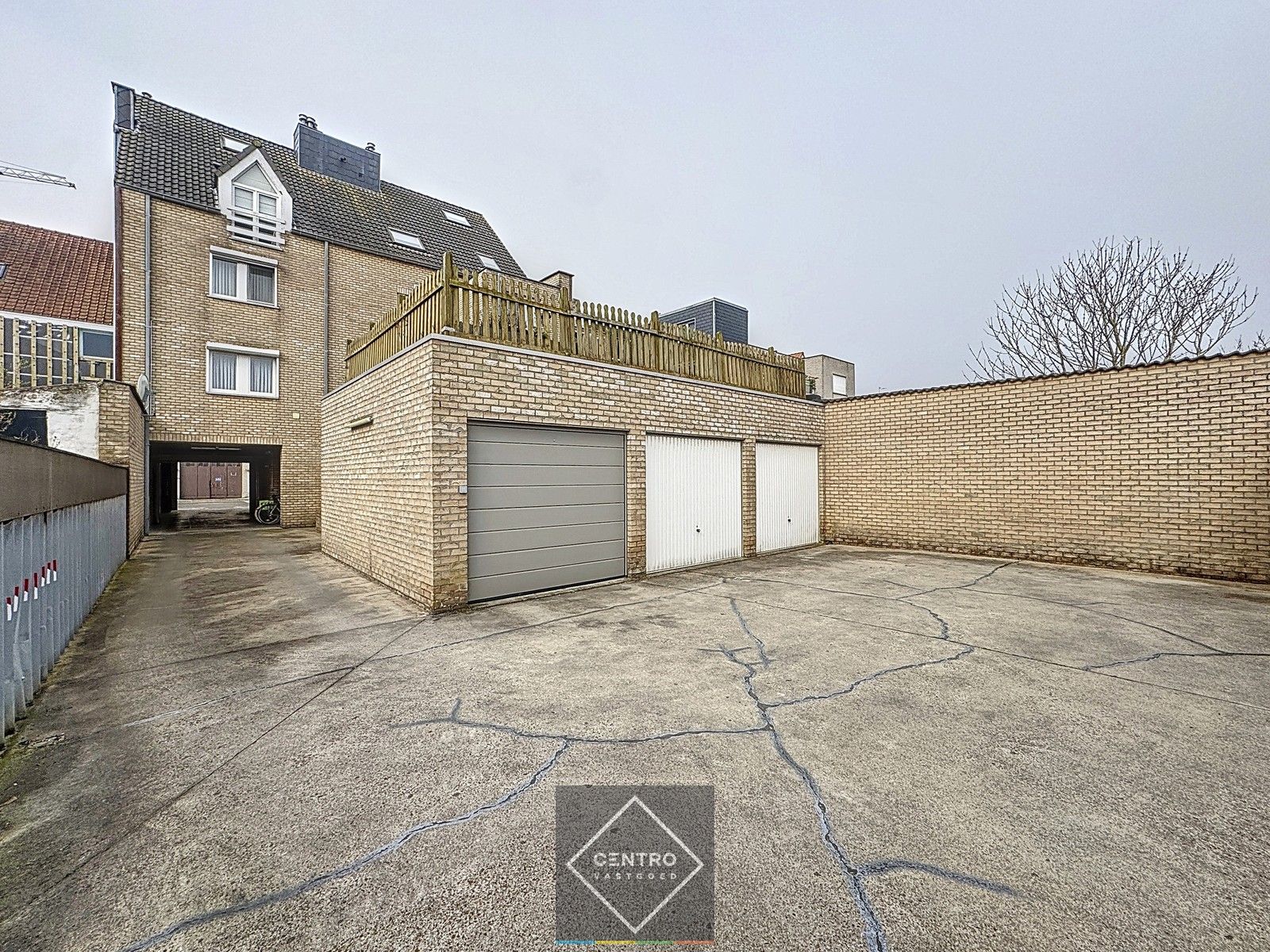 Commercieel gelegen handelspand met inpandige garage! foto 18