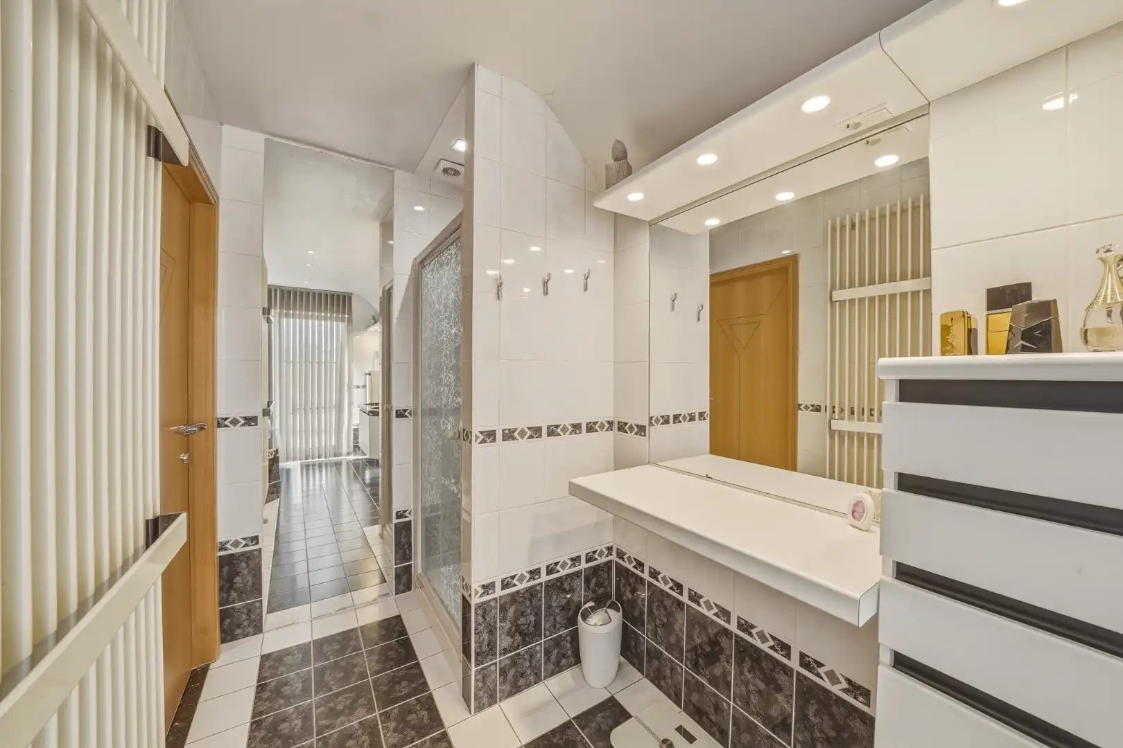 Ruime alleenstaande woning nabij zee en strand! foto 25